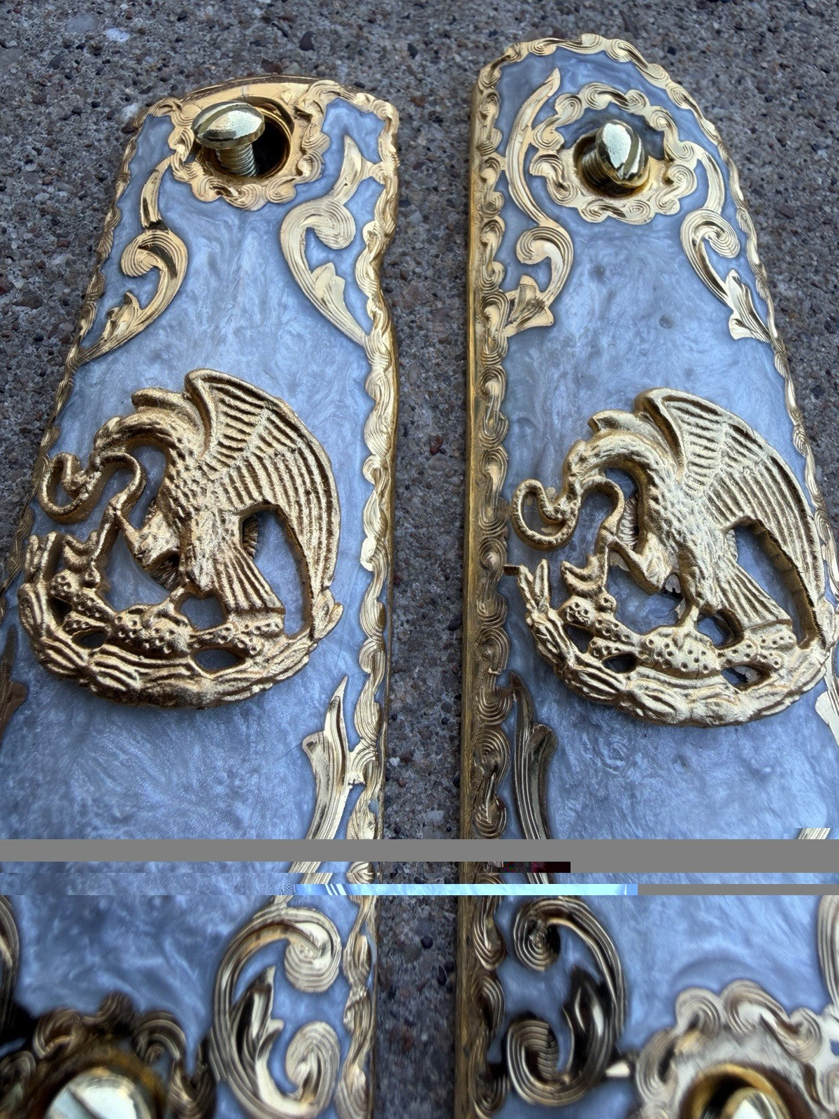 1911 45 38 Super Full Size Mexican Eagle Gold Gun Pistol Grip Cachas & 24K Screw