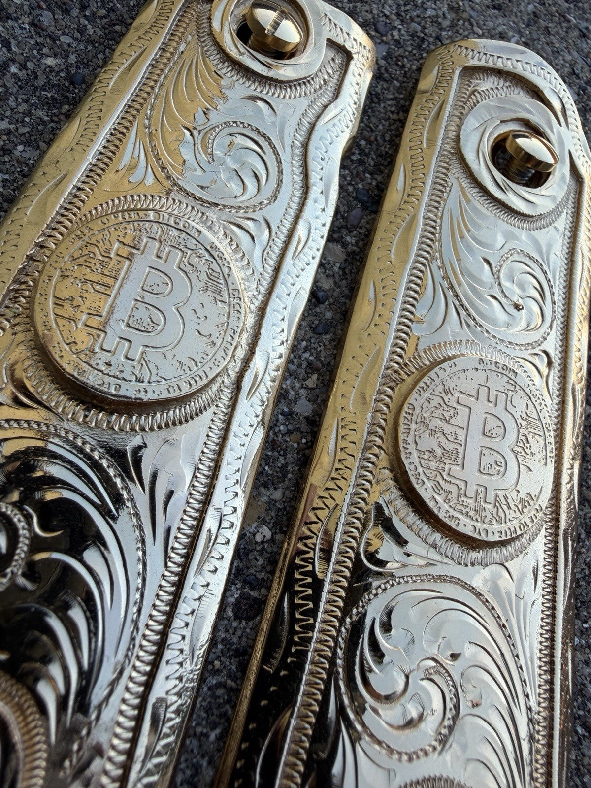 1911 45 38 Super Full Size Bitcoin Gold Gun Pistol Grip Cachas & 24K Screws