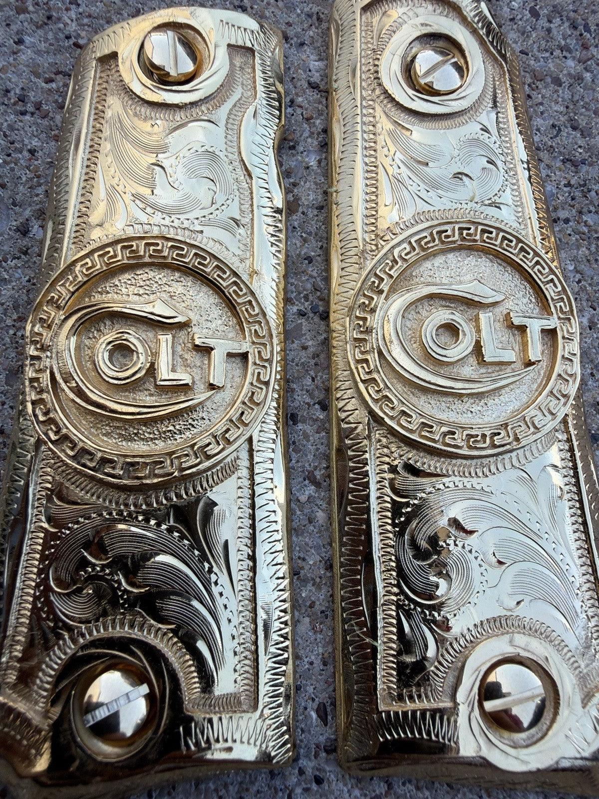 1911 45 38 Super Full Size Colt Gold Gun Pistol Grip Cachas Chapeado & 24K Screw