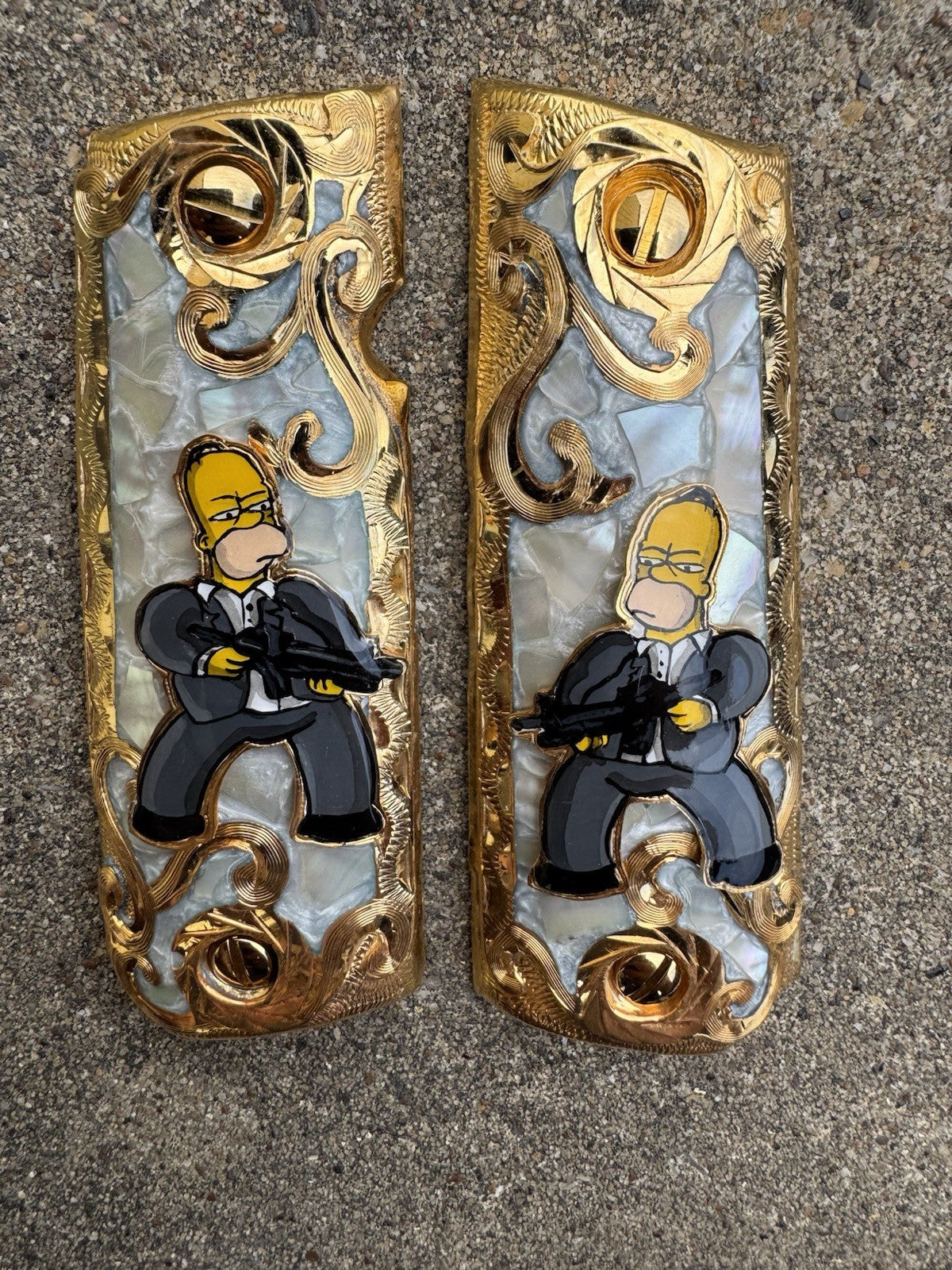 1911 45 38 Super Full Size Homer Simpson Gold Gun Pistol Grip Cachas & 24K Screw