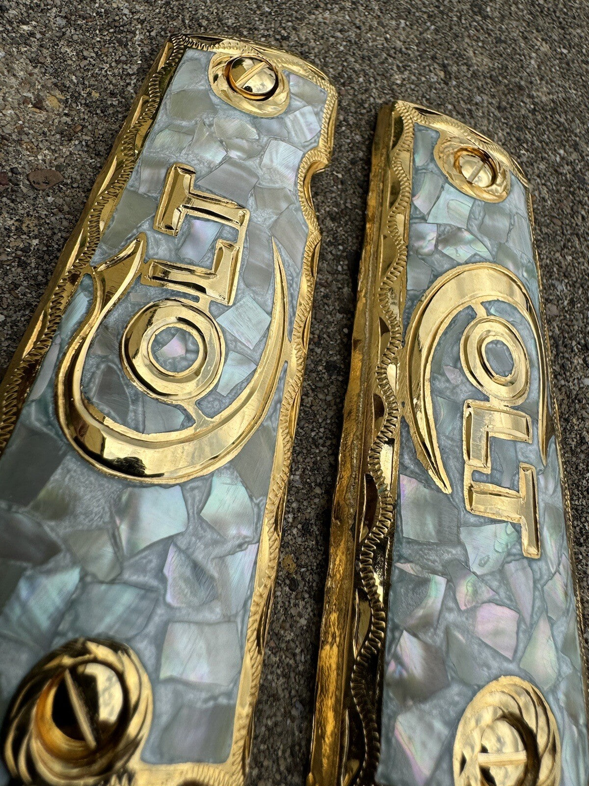 1911 45 38 Super Full Size COLT Gold Gun Pistol Grip Cachas & 24K Screws