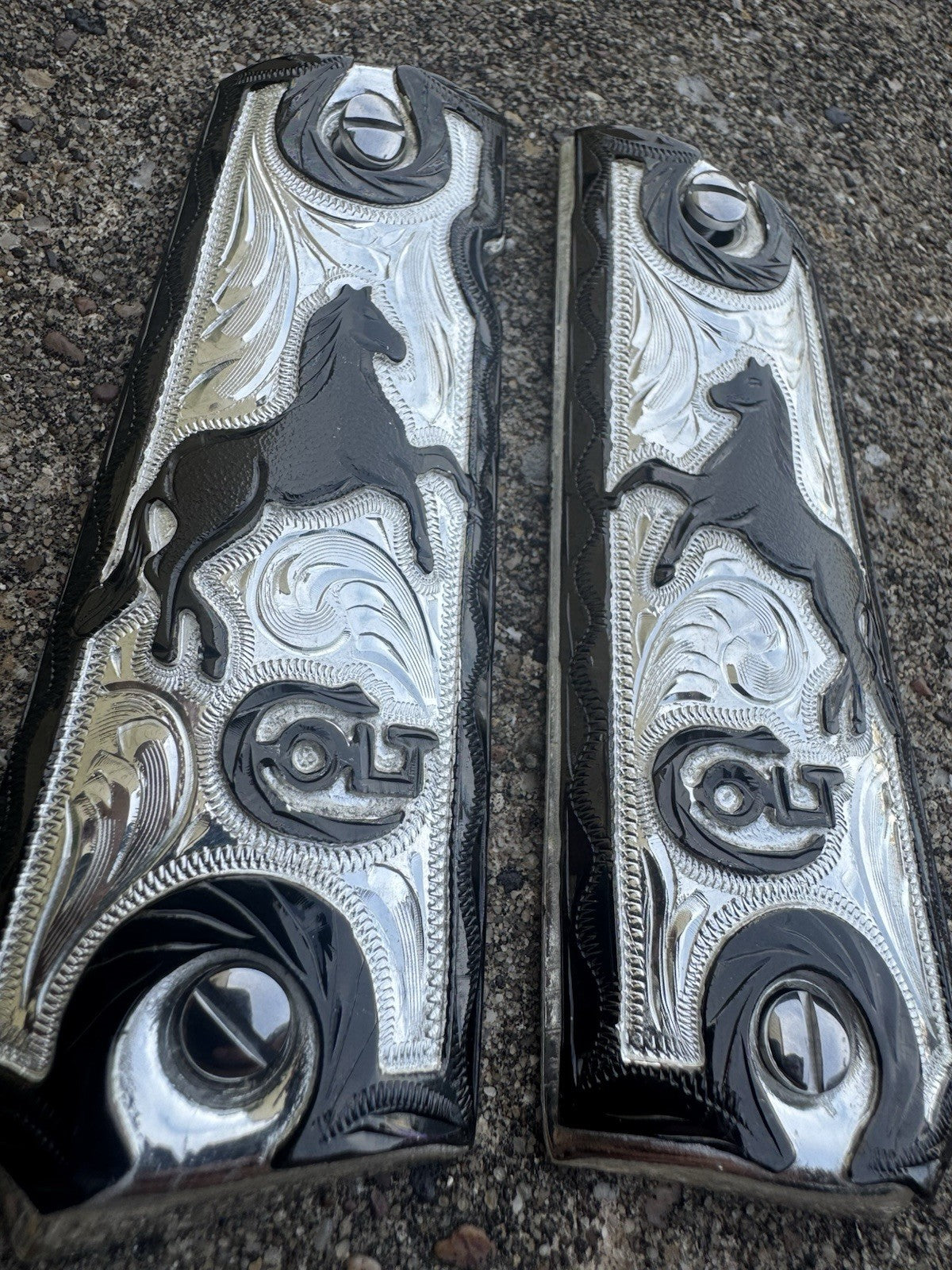 1911 45 38 Super Colt Horse Full Size Gun Pistol Grip Cachas & Polished Screws