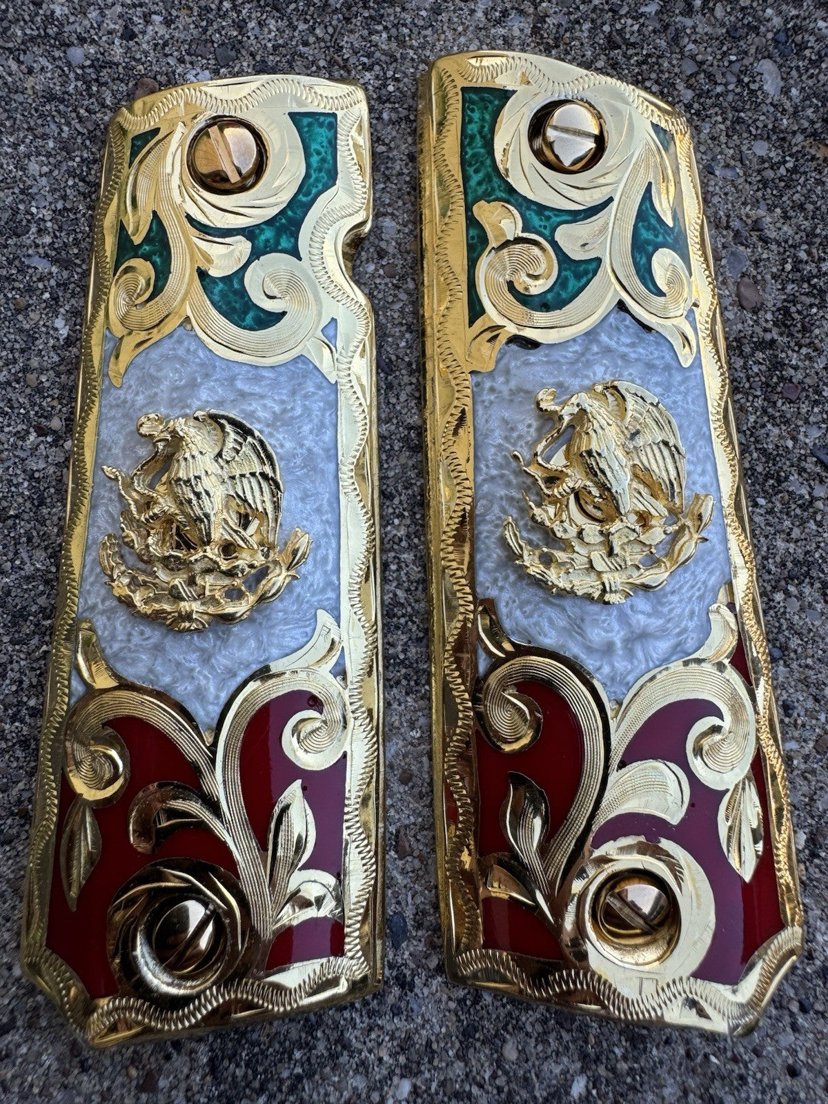 1911 45 38 Super Full Size Mexican Eagle Gold Gun Pistol Grip Cachas & 24K Screw