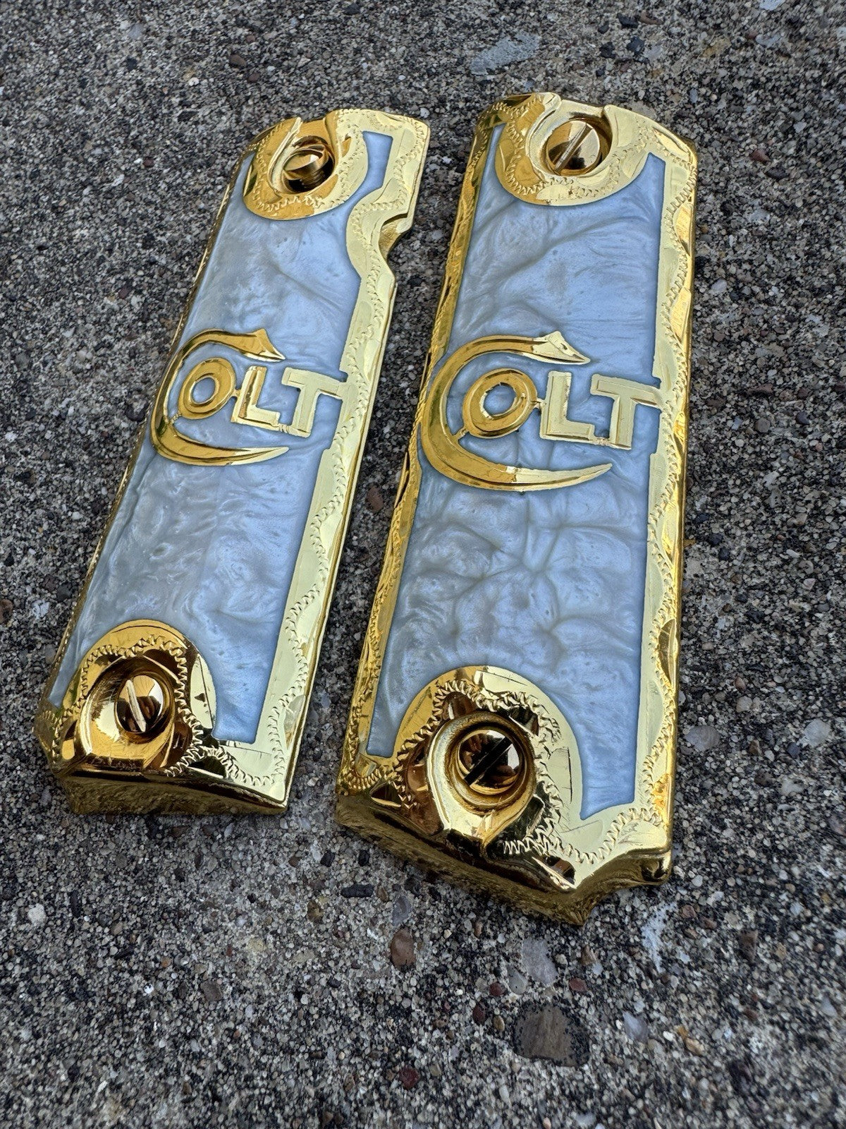 1911 45 38 Super Colt Full Size Gold Gun Pistol Grip Cachas & 24K Screws