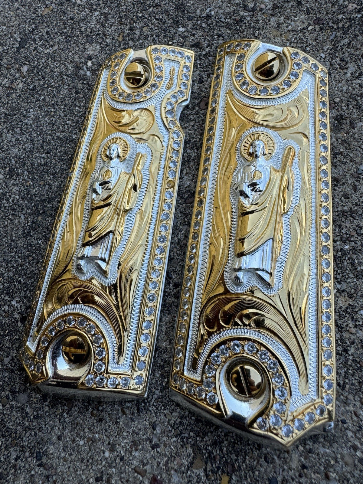 1911 ZIRCONIAS SAN JUDAS 45 38 SUPER COLT GOLD GUN PISTOL GRIP CACHAS & 24KSCREW