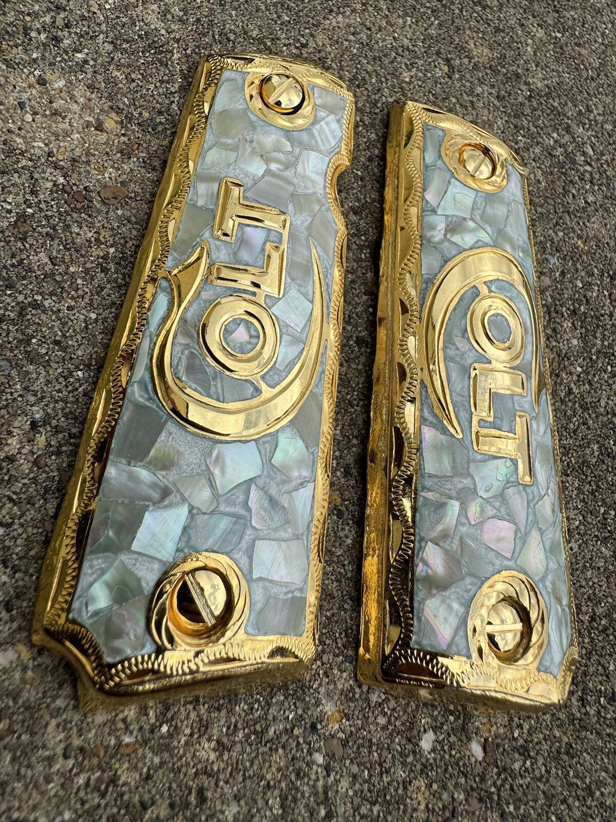 1911 45 38 Super Full Size COLT Gold Gun Pistol Grip Cachas & 24K Screws