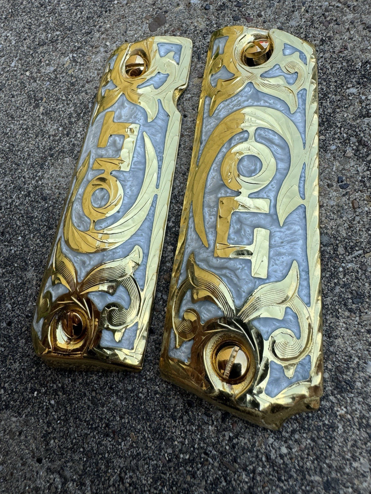 1911 45 38 Super Colt Full Size Gold Gun Pistol Grip Cachas & 24K Screws