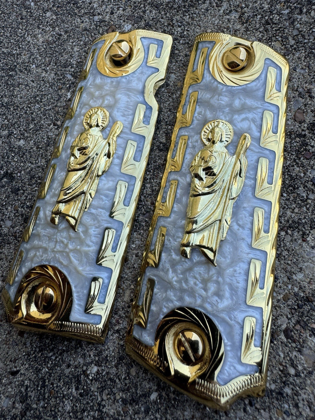 1911 45 38 Super San Judas Full Size Gold Gun Pistol Grip Cachas & 24K Screws
