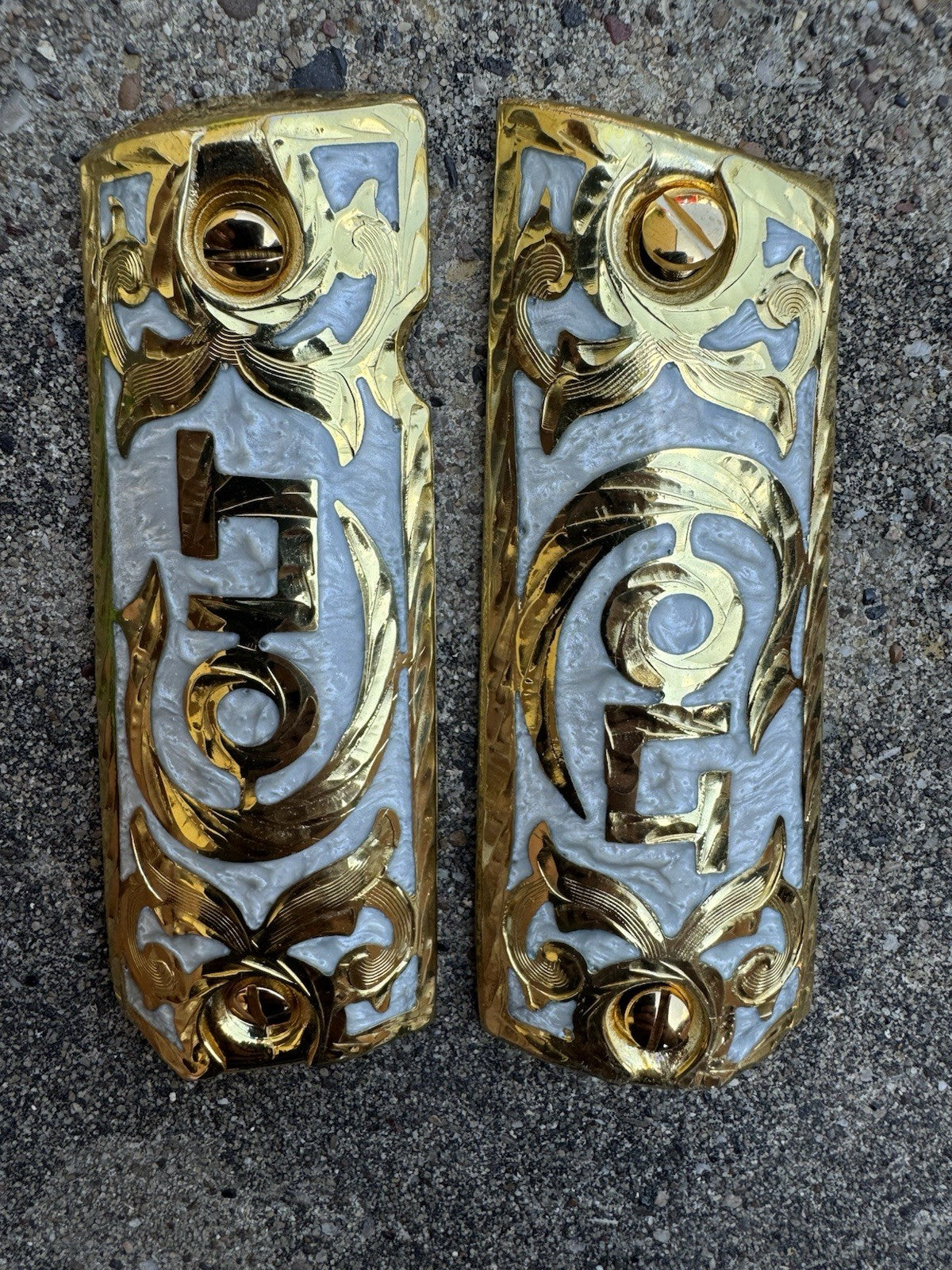 1911 45 38 Super Colt Full Size Gold Gun Pistol Grip Cachas & 24K Screws
