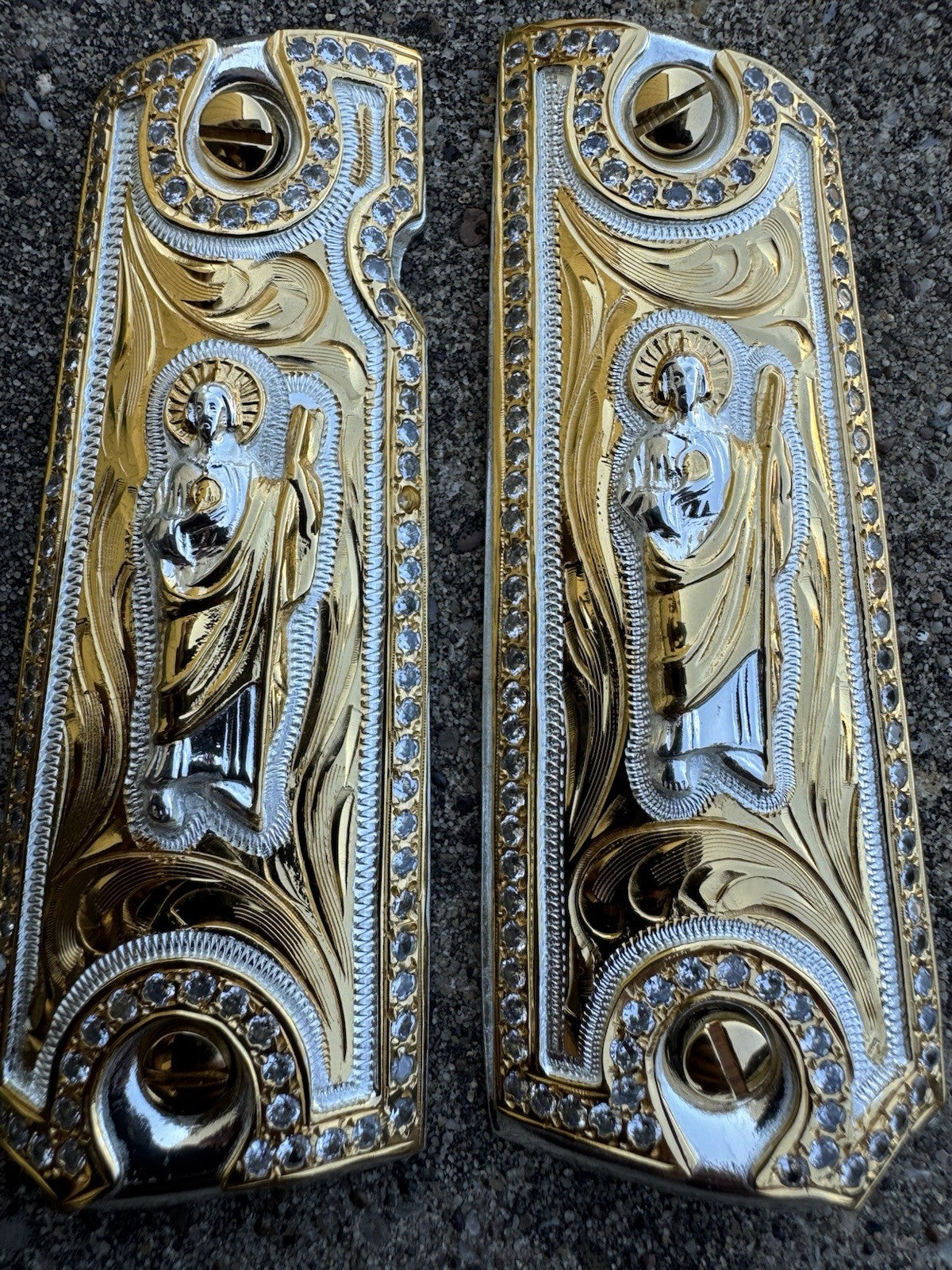 1911 ZIRCONIAS SAN JUDAS 45 38 SUPER COLT GOLD GUN PISTOL GRIP CACHAS & 24KSCREW