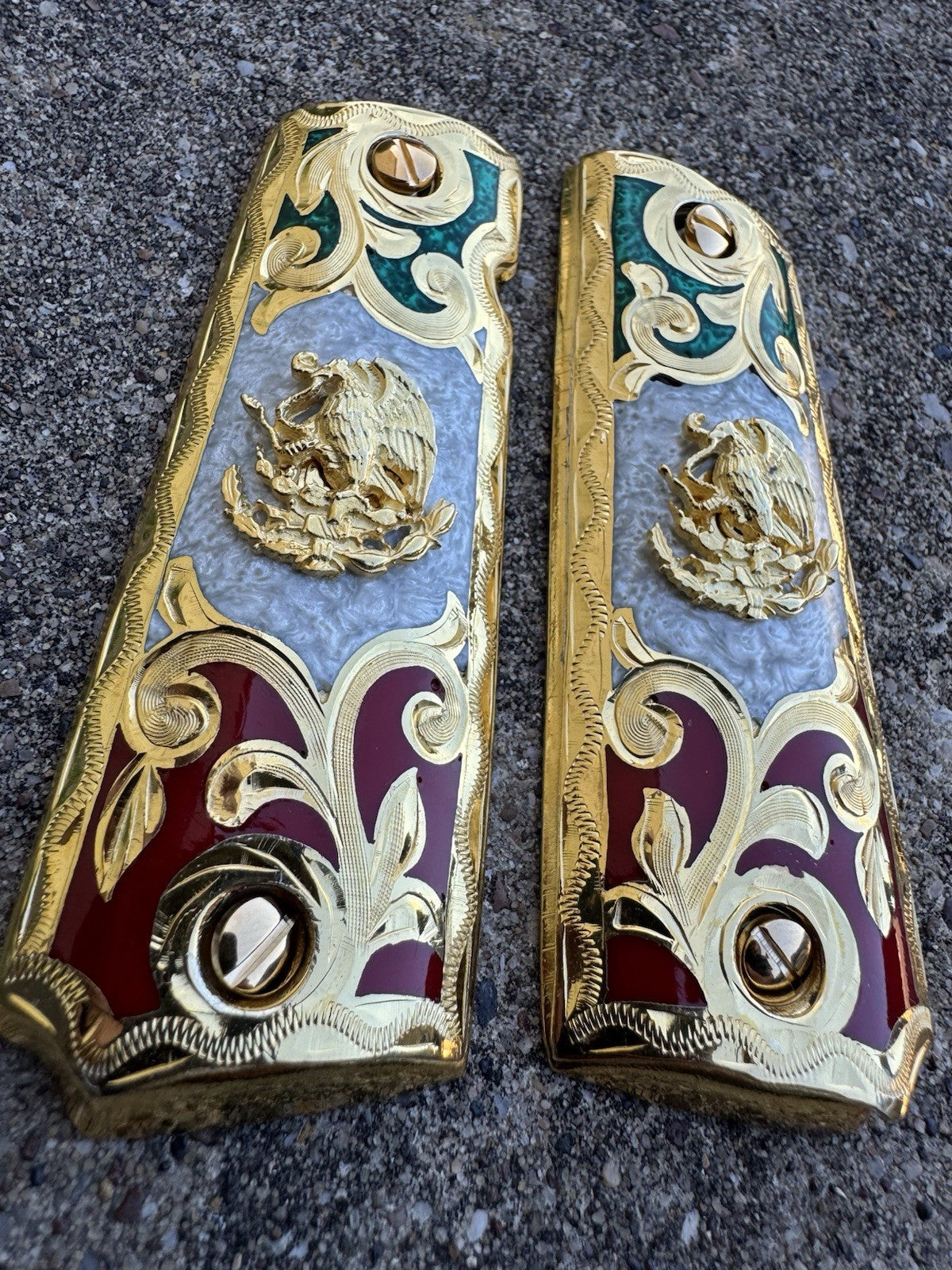 1911 45 38 Super Full Size Mexican Eagle Gold Gun Pistol Grip Cachas & 24K Screw