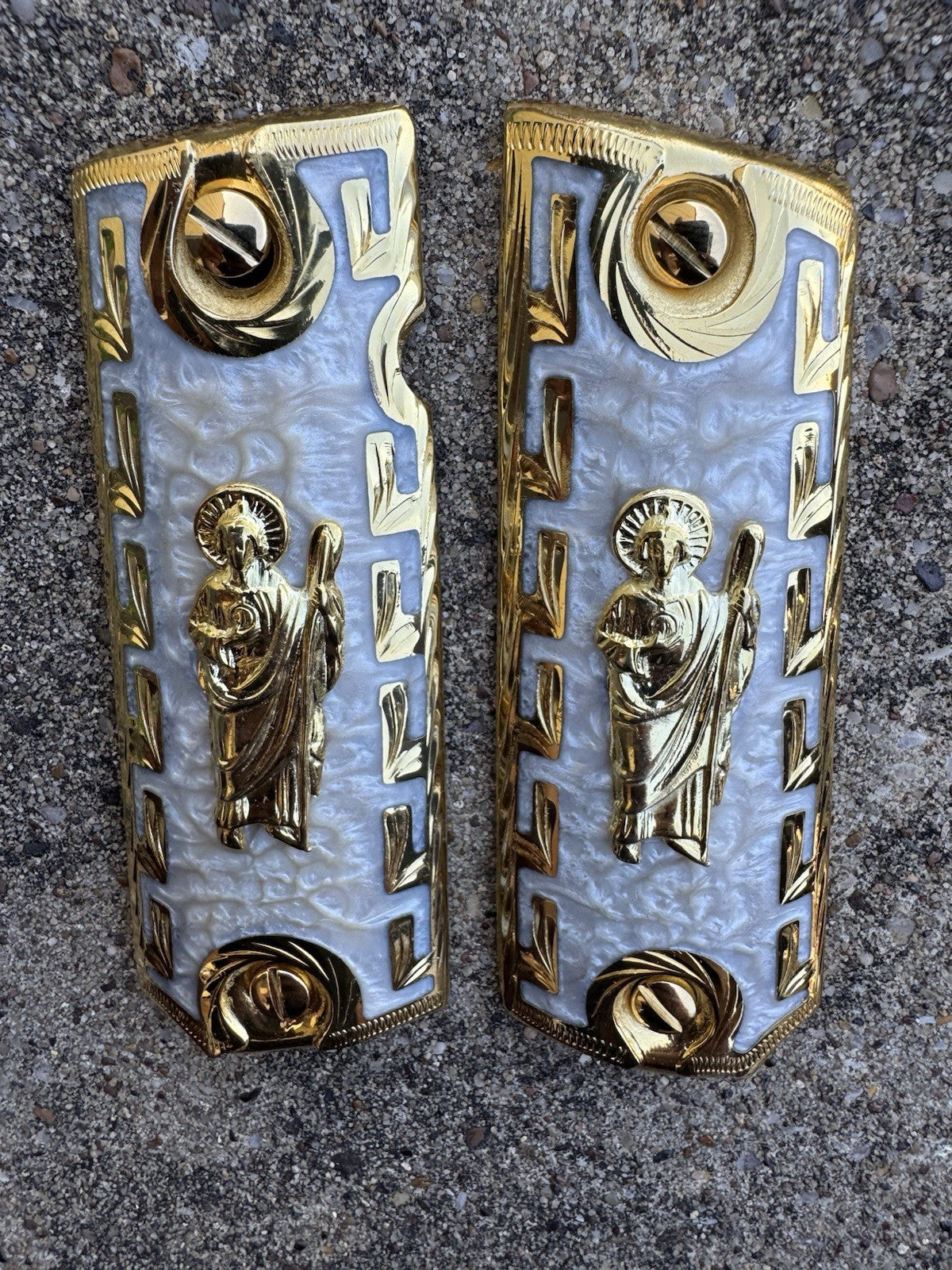 1911 45 38 Super San Judas Full Size Gold Gun Pistol Grip Cachas & 24K Screws