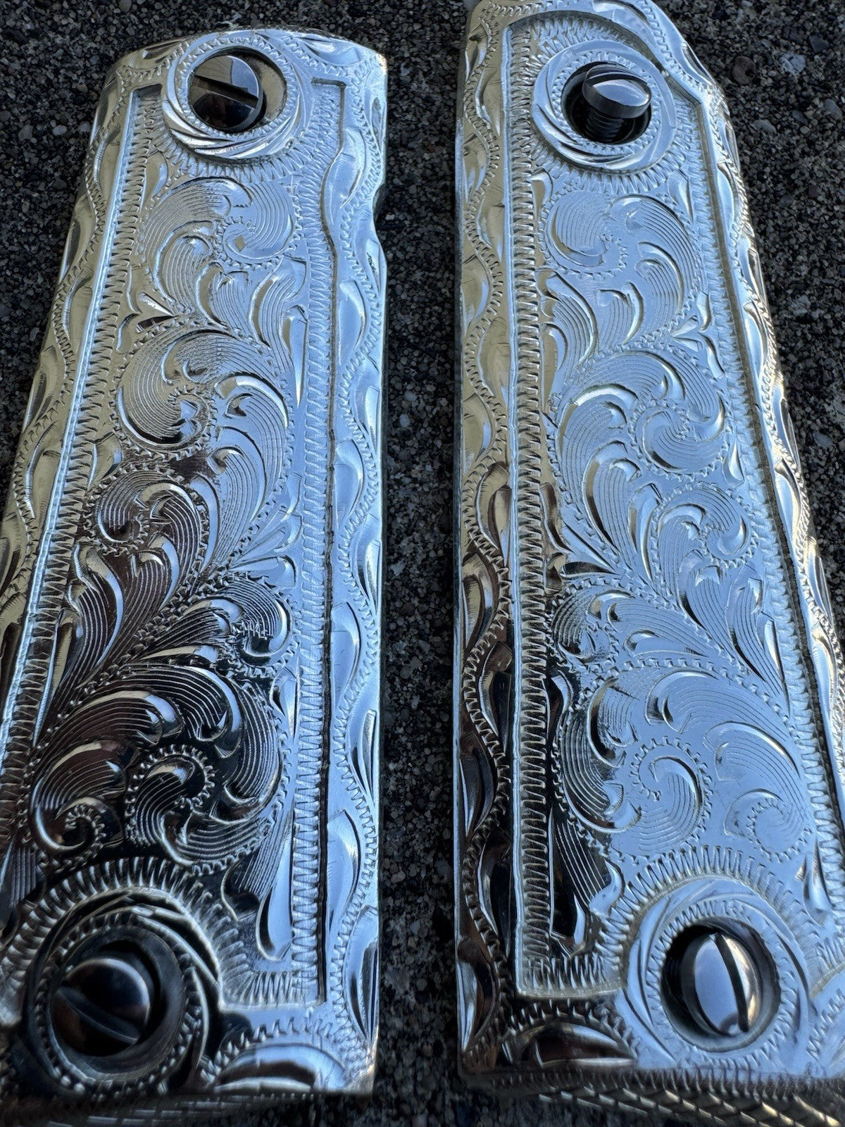 1911 45 38 Super Full Size Gun Pistol Grip Cachas & Polished Screws