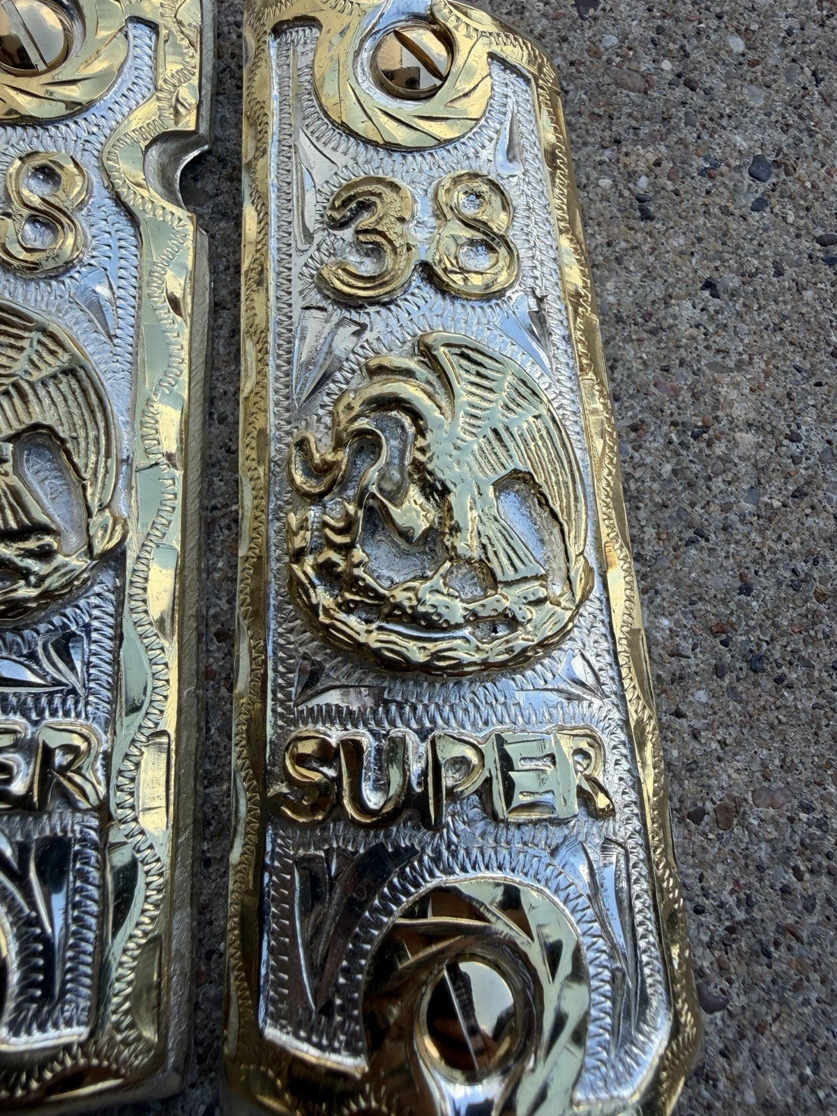 1911 45 38 Super Full Size Mexican Eagle Gold Gun Pistol Grip Cachas & 24K Screw