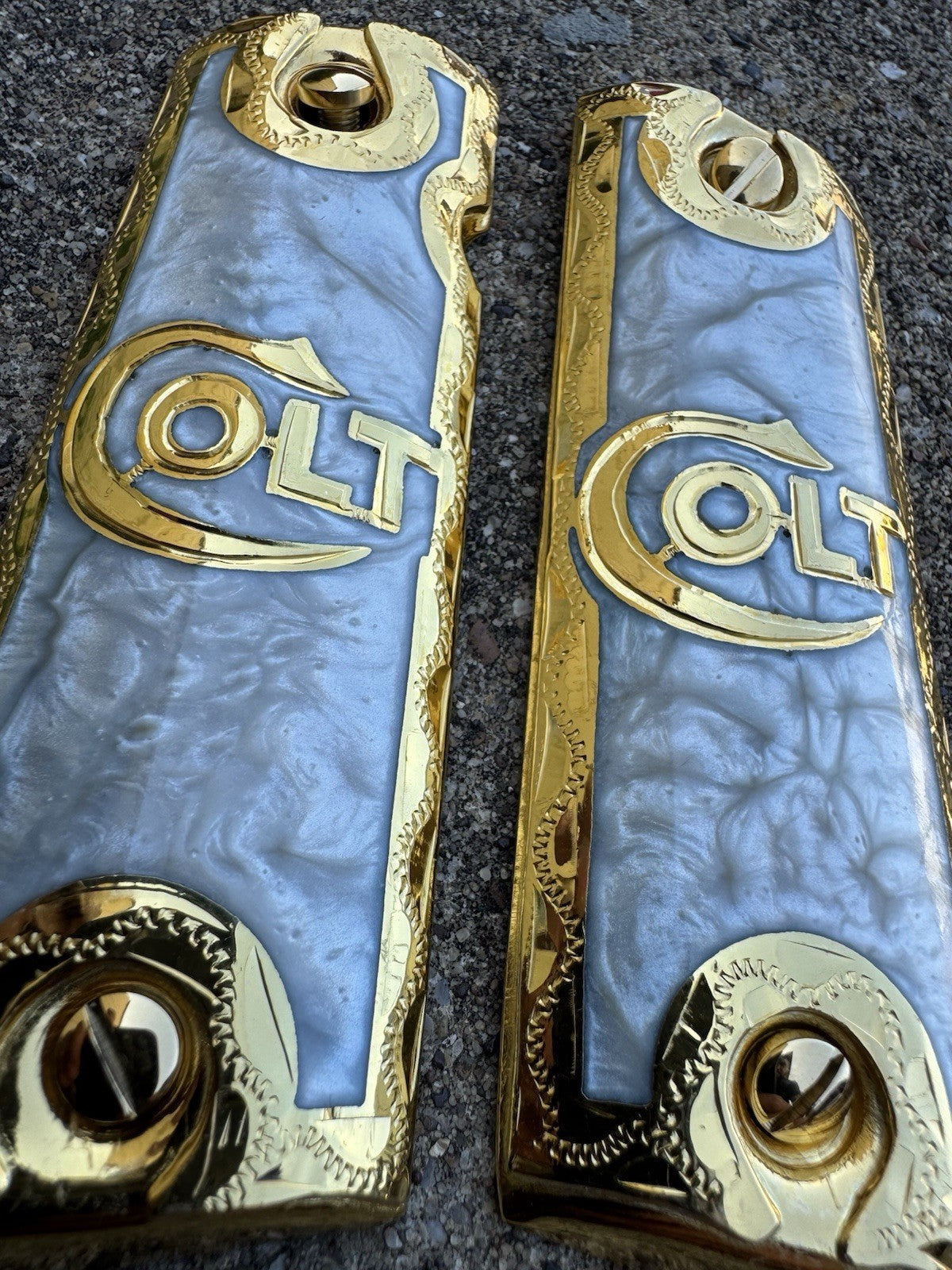 1911 45 38 Super Colt Full Size Gold Gun Pistol Grip Cachas & 24K Screws