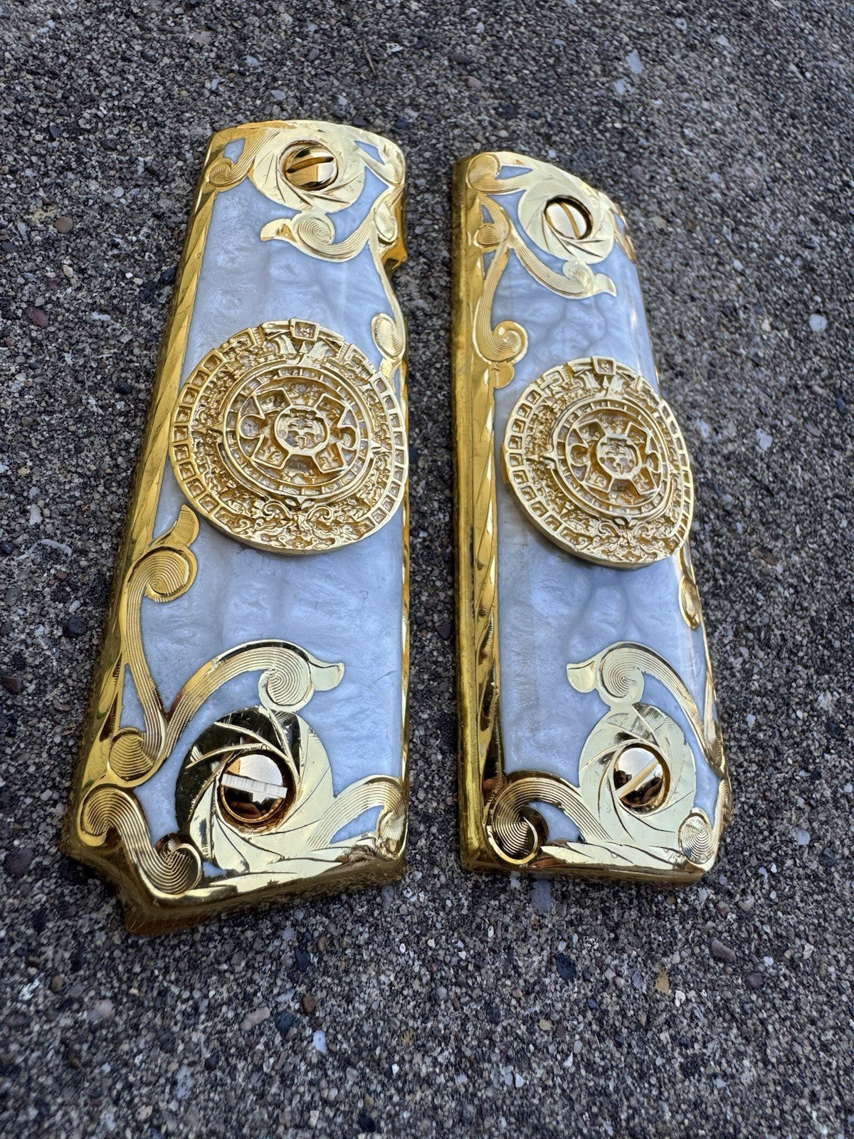 1911 45 38 Super Full Size Calendario Gold Gun Pistol Grip Cachas & 24K Screws