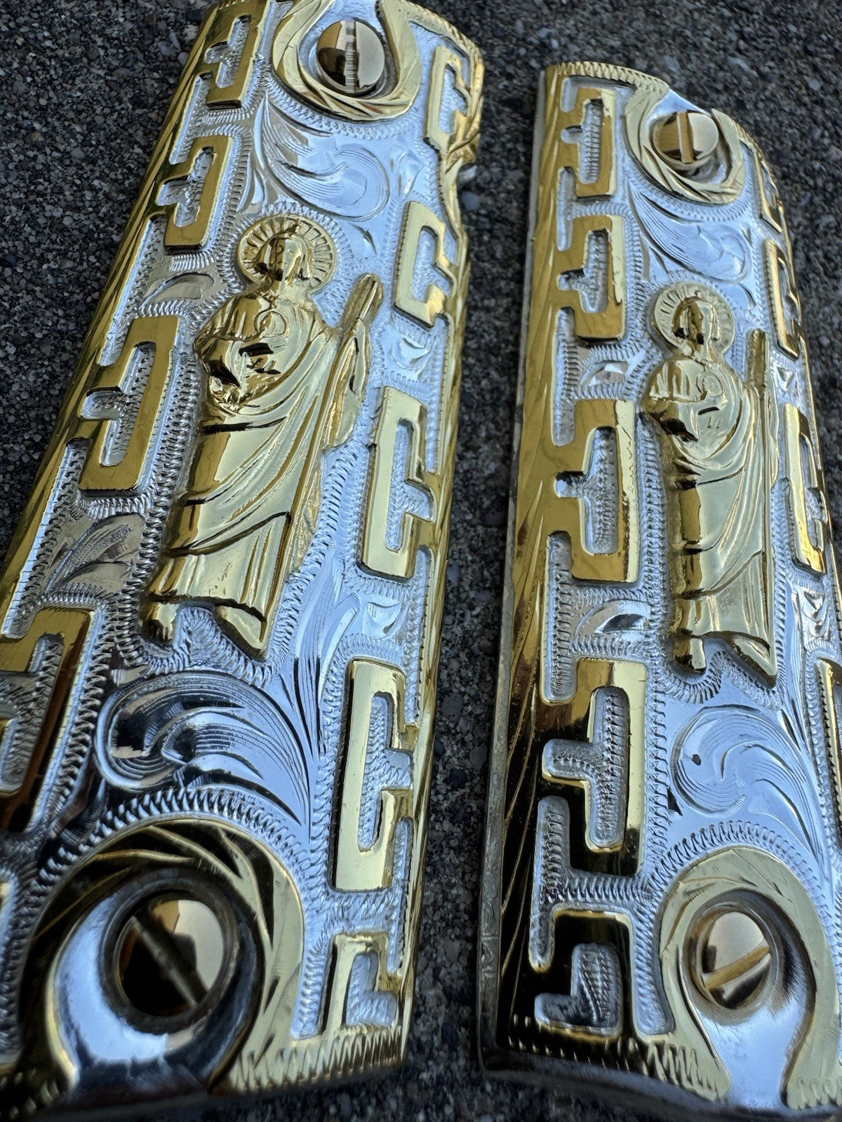 1911 45 38 Super San Judas Full Size Gold Gun Pistol Grip Cachas & 24K Screws