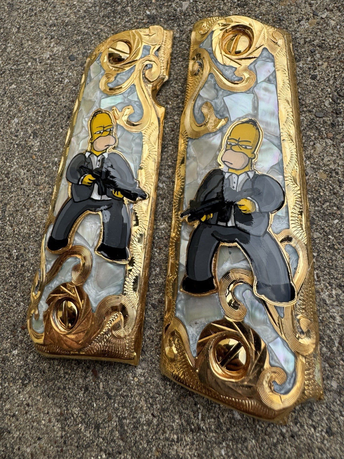 1911 45 38 Super Full Size Homer Simpson Gold Gun Pistol Grip Cachas & 24K Screw
