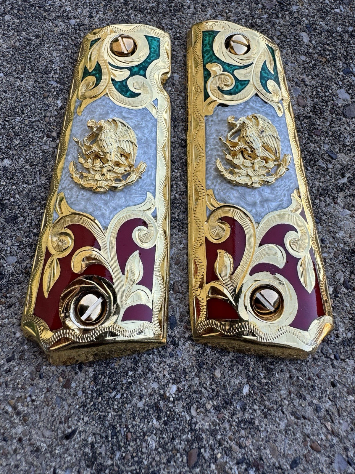 1911 45 38 Super Full Size Mexican Eagle Gold Gun Pistol Grip Cachas & 24K Screw