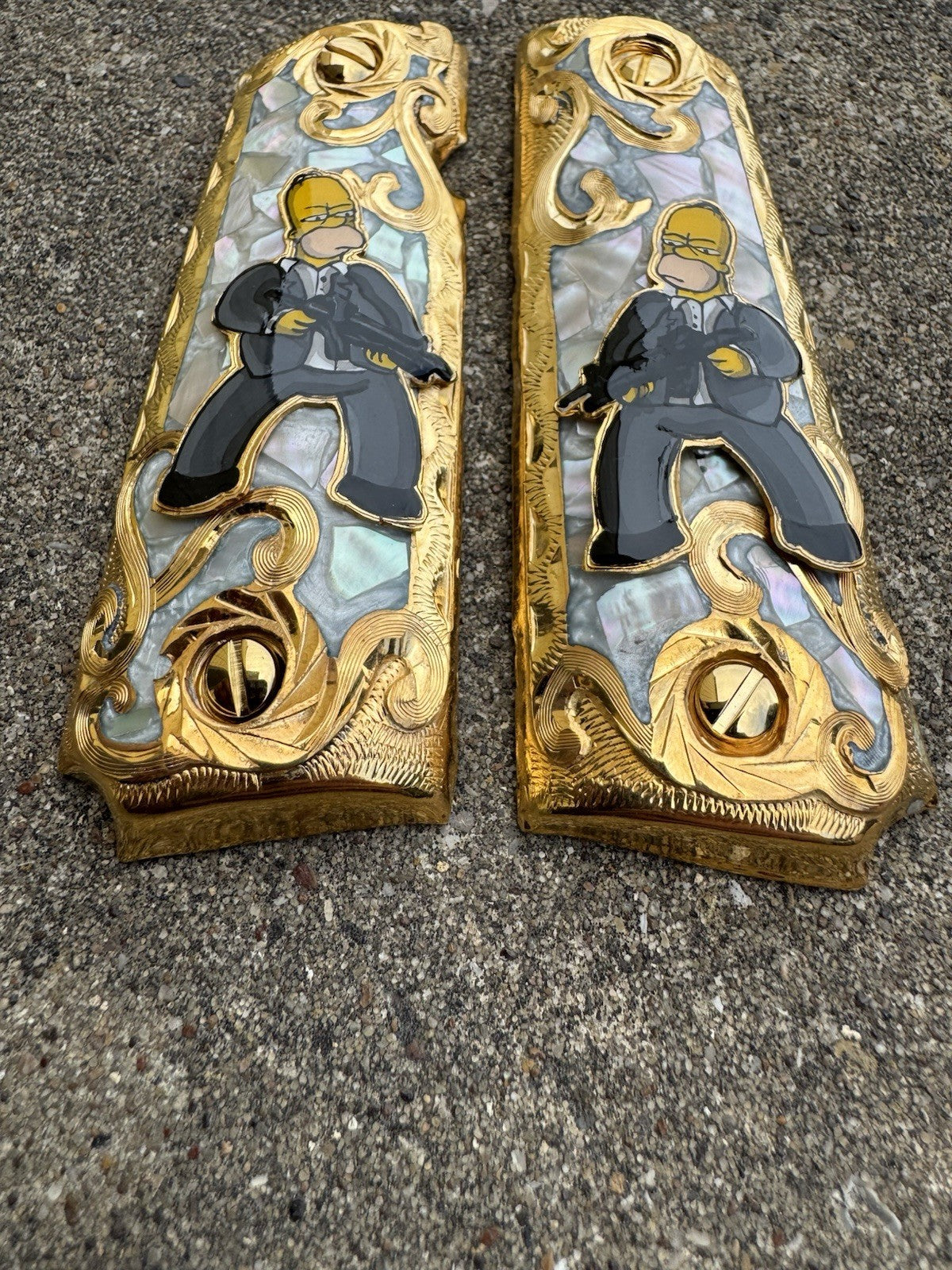 1911 45 38 Super Full Size Homer Simpson Gold Gun Pistol Grip Cachas & 24K Screw