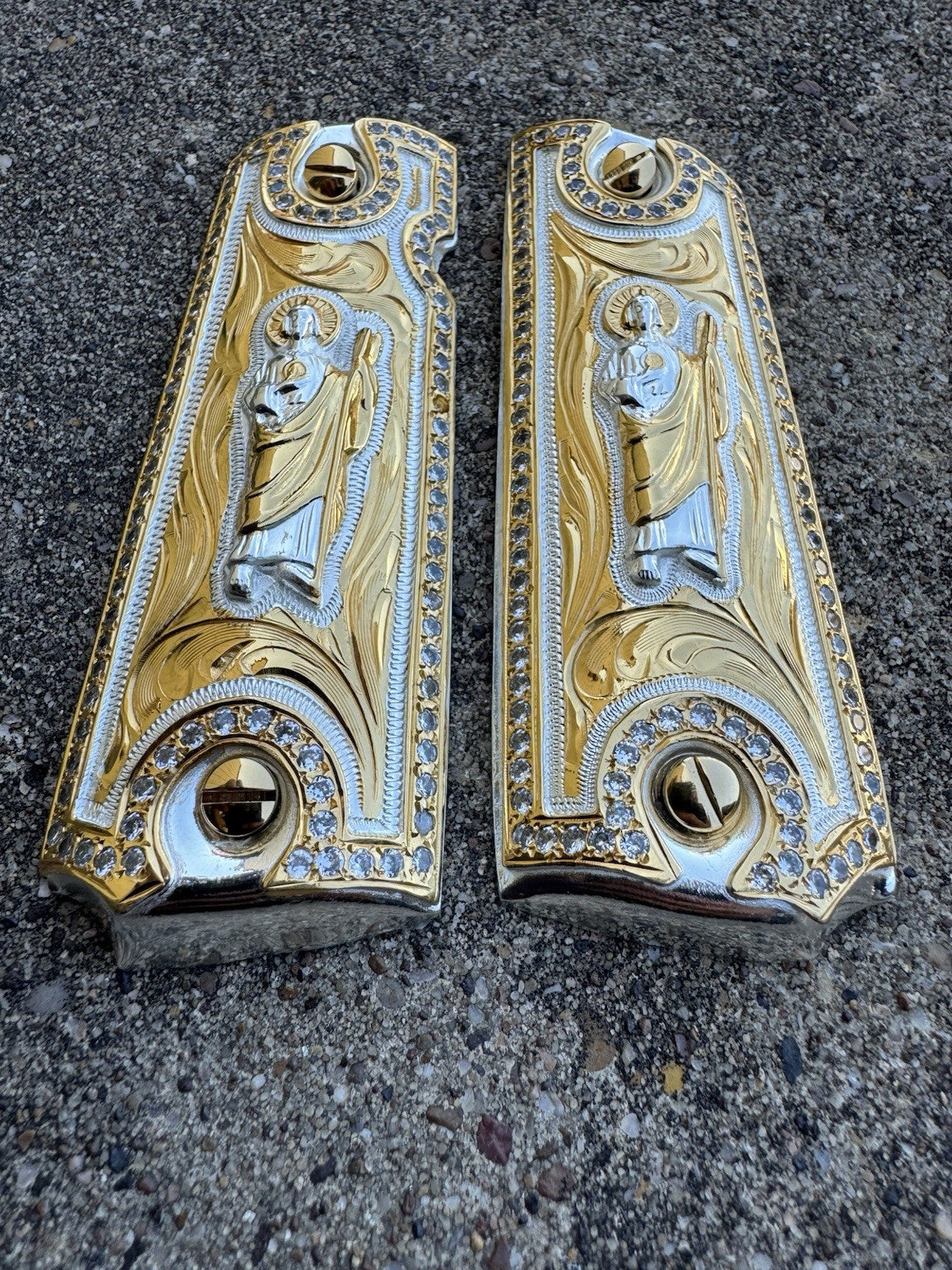 1911 ZIRCONIAS SAN JUDAS 45 38 SUPER COLT GOLD GUN PISTOL GRIP CACHAS & 24KSCREW