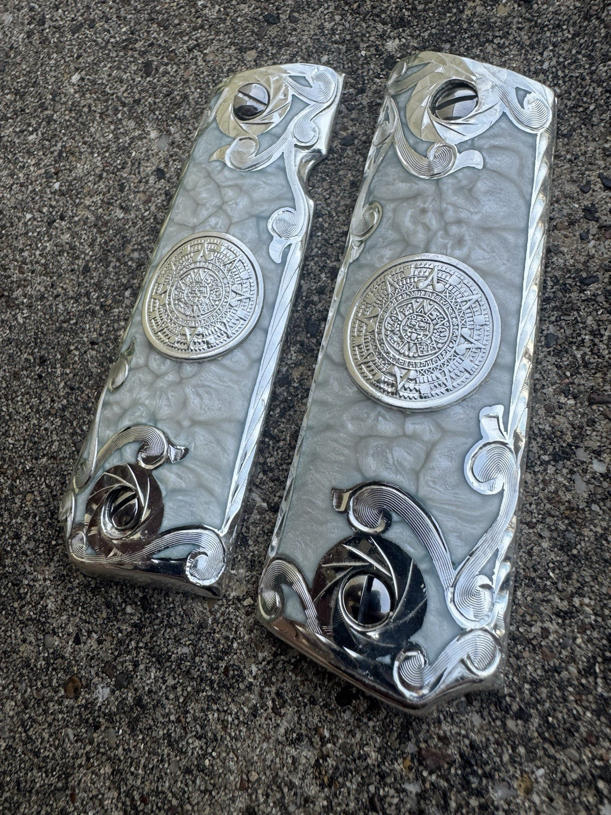 1911 45 38 Super Azteca Full Size Gun Pistol Grip Cachas & Polished Screws