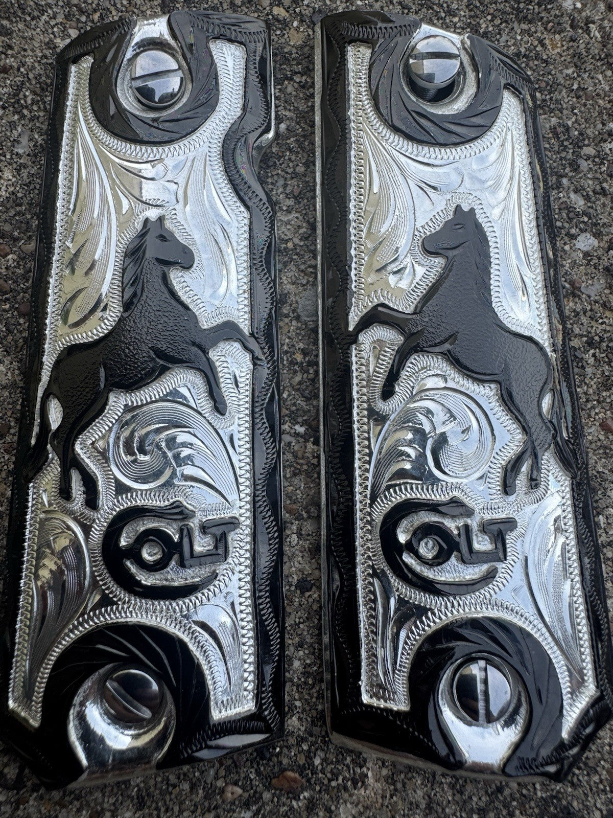 1911 45 38 Super Colt Horse Full Size Gun Pistol Grip Cachas & Polished Screws