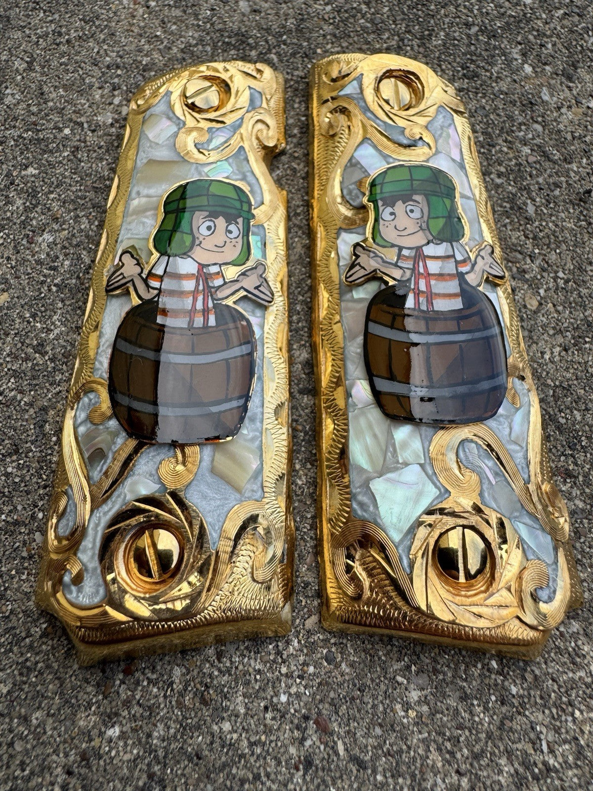 1911 45 38 Super Full Size El Chavo Gold Gun Pistol Grip Cachas & 24K Screws