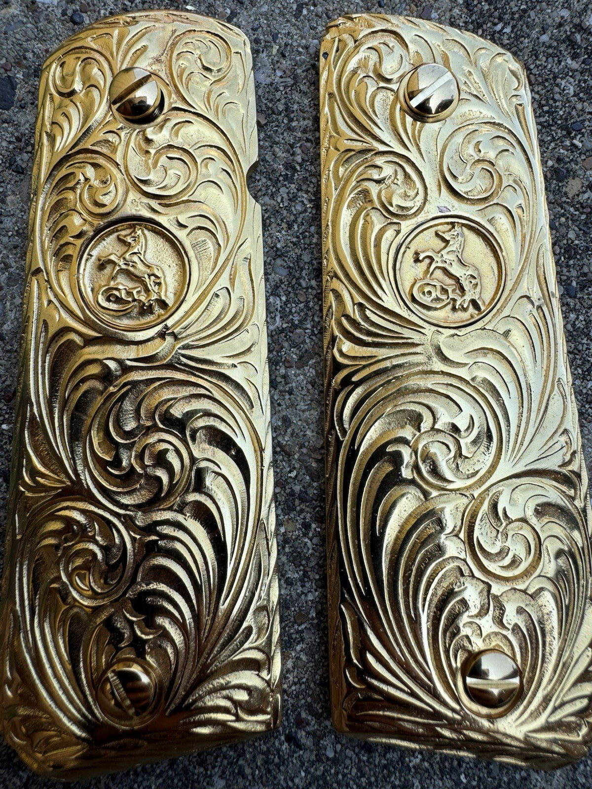 1911 45 38 Super Colt Horse Full Size Gold Gun Pistol Grip Cachas & 24K Screws