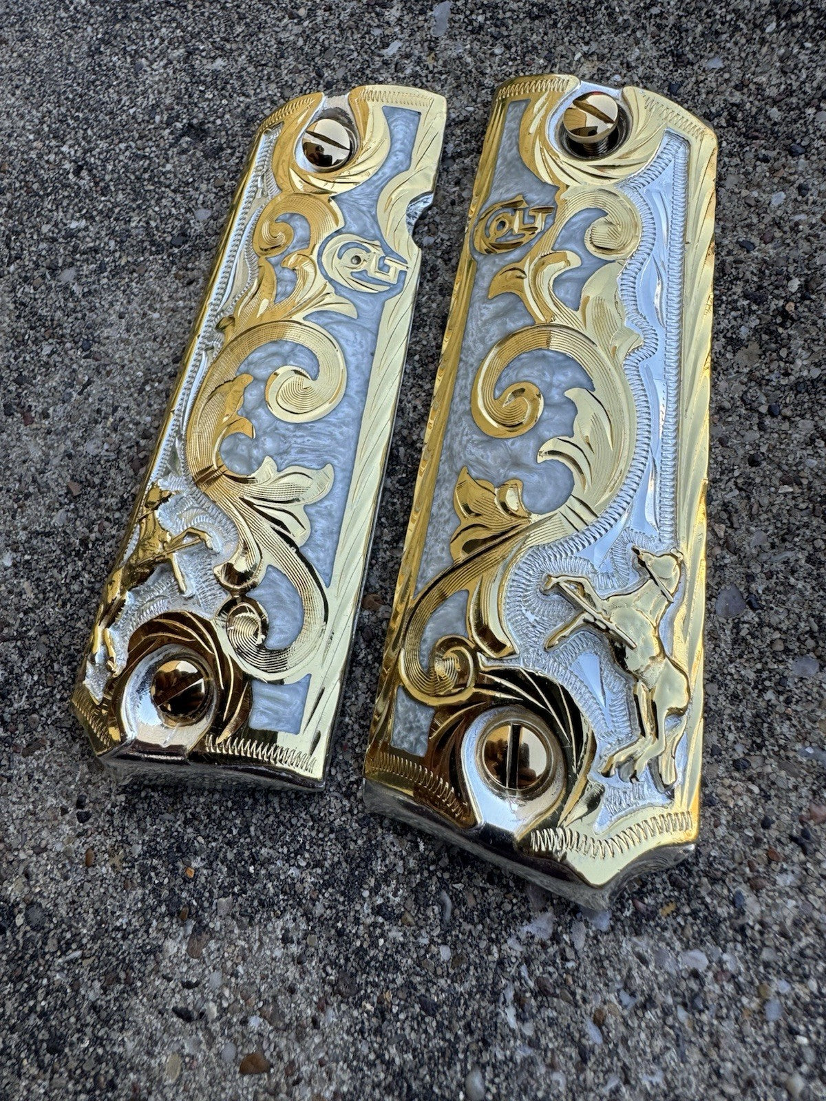 1911 45 38 Super Colt Horse Full Size Gold Gun Pistol Grip Cachas & 24K Screws