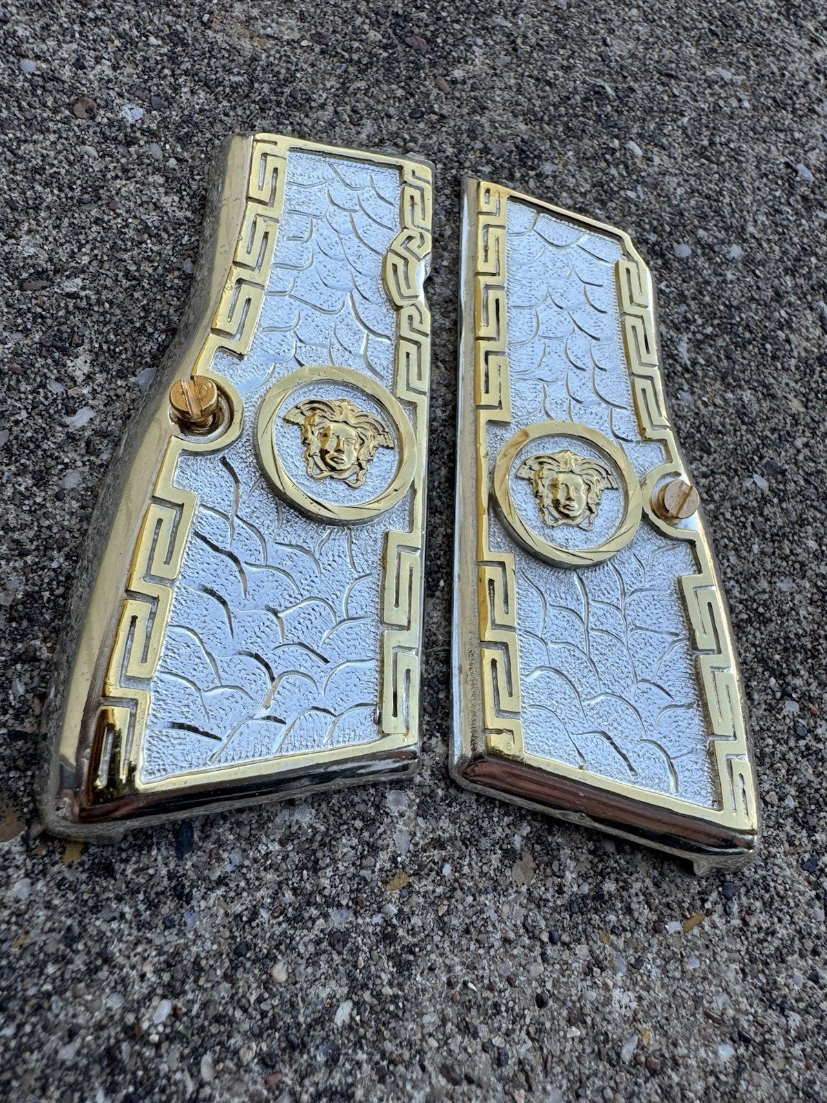 Browning Hi-Power 9mm Versace Gold Gun Pistol Grip Cachas & 2 24K Screws