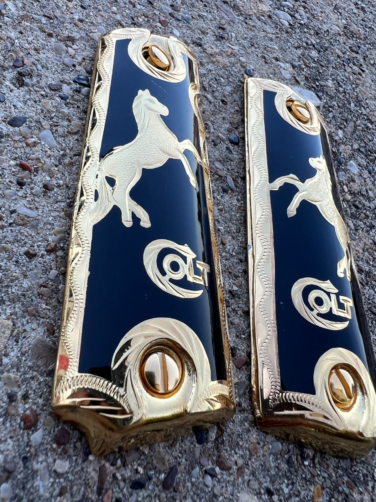 1911 45 38 SUPER COLT GOLD GUN PISTOL GRIP CACHAS CHAPEADO DE ORO 24K SCREWS