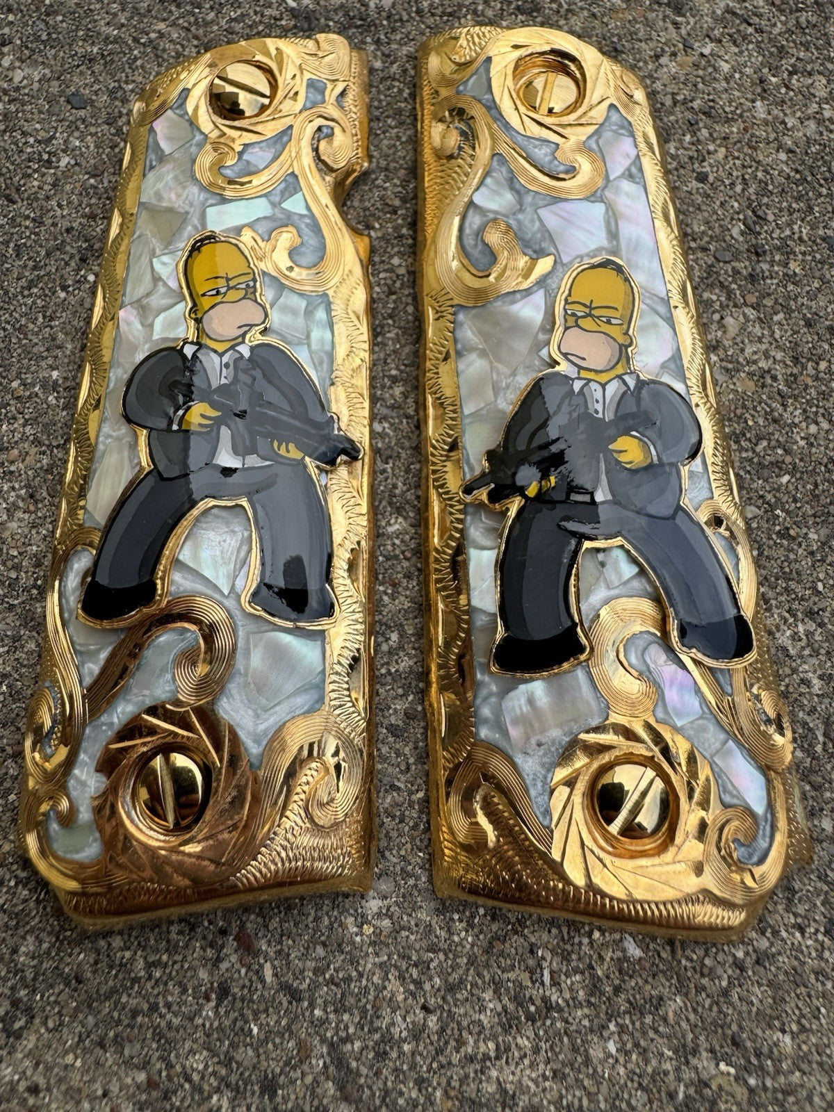 1911 45 38 Super Full Size Homer Simpson Gold Gun Pistol Grip Cachas & 24K Screw