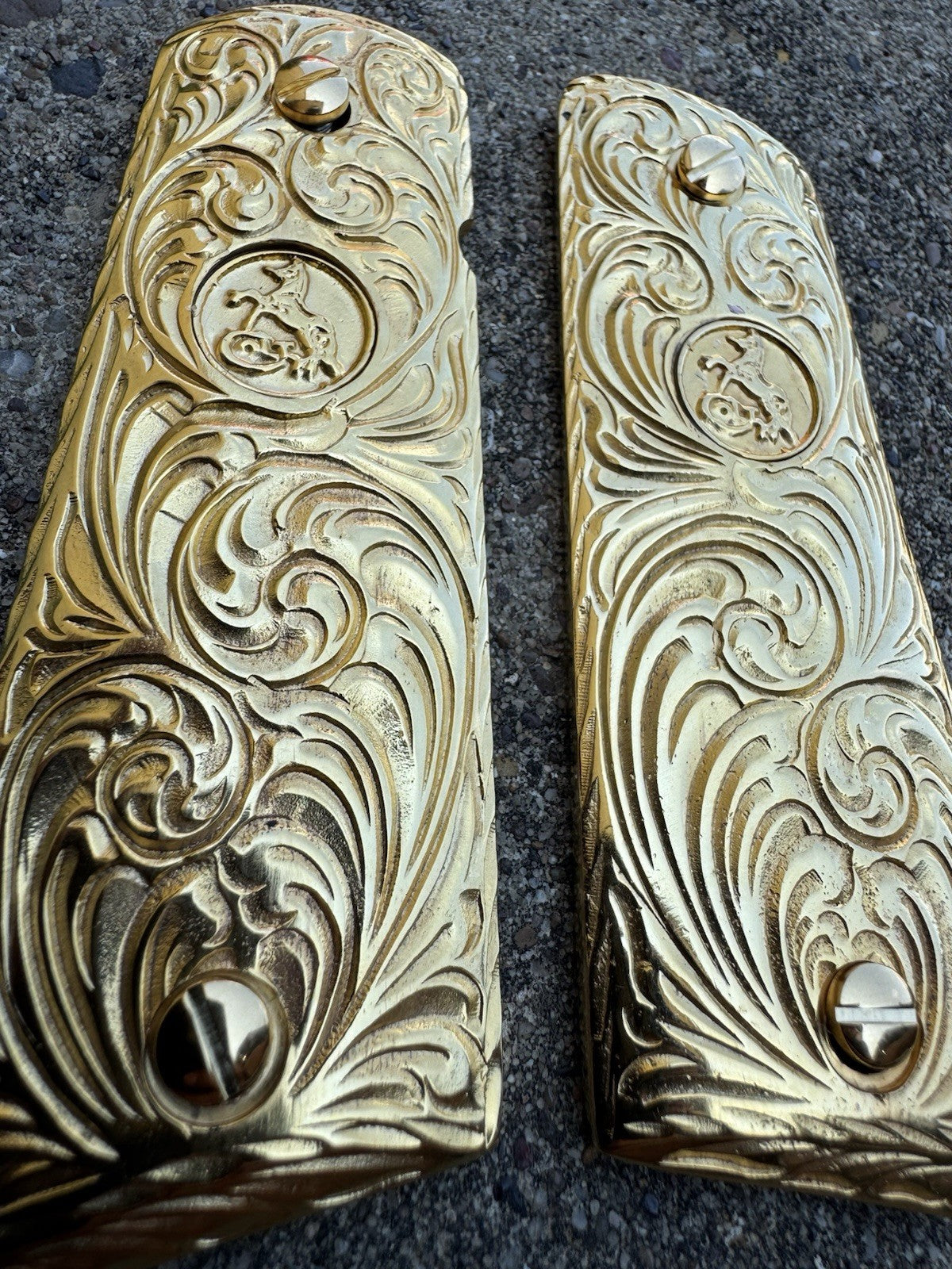 1911 45 38 Super Colt Horse Full Size Gold Gun Pistol Grip Cachas & 24K Screws