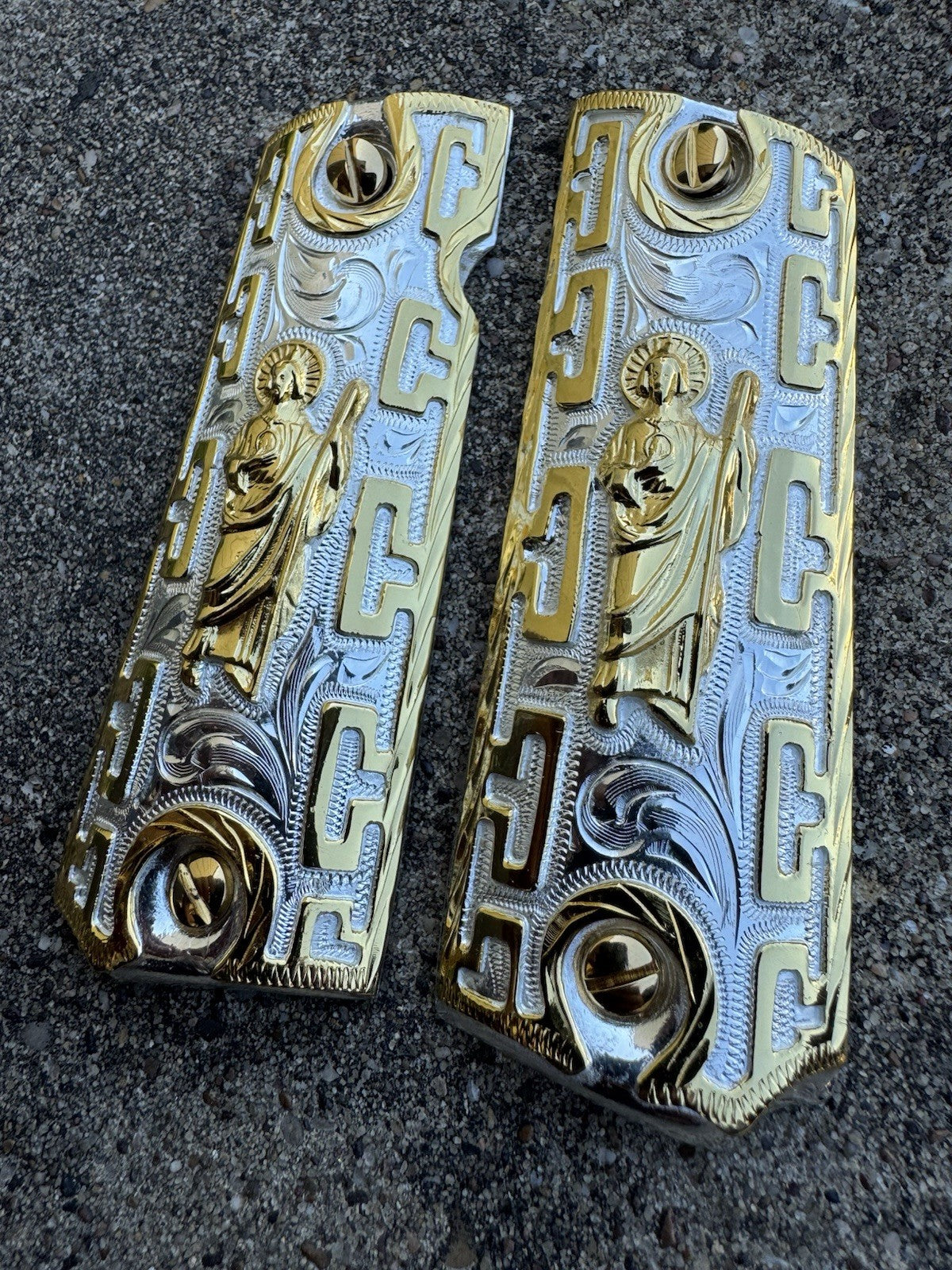 1911 45 38 Super San Judas Full Size Gold Gun Pistol Grip Cachas & 24K Screws