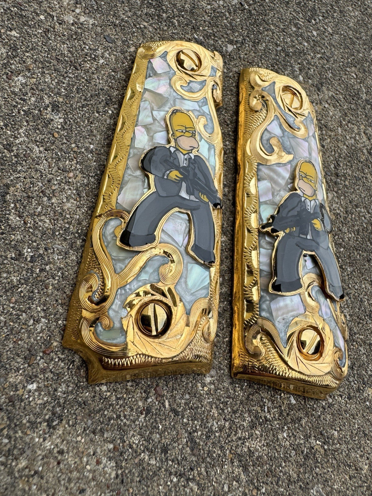 1911 45 38 Super Full Size Homer Simpson Gold Gun Pistol Grip Cachas & 24K Screw