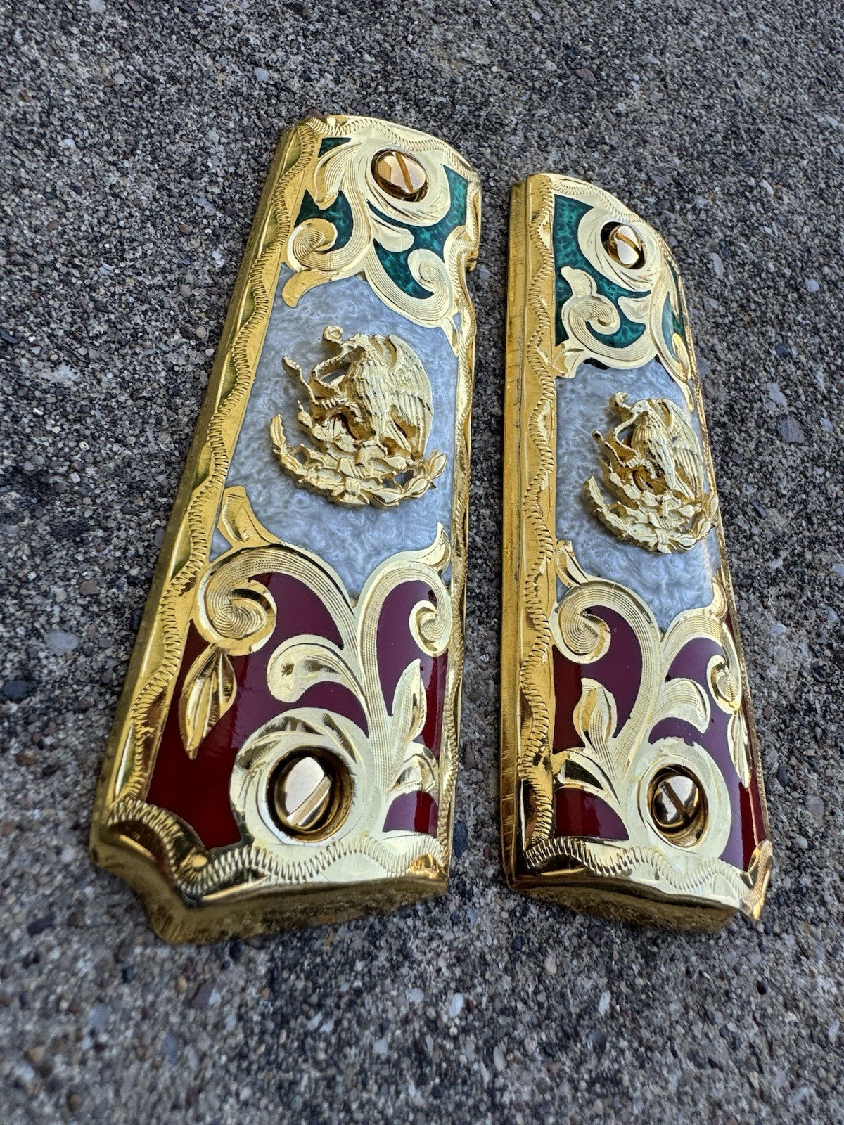 1911 45 38 Super Full Size Mexican Eagle Gold Gun Pistol Grip Cachas & 24K Screw