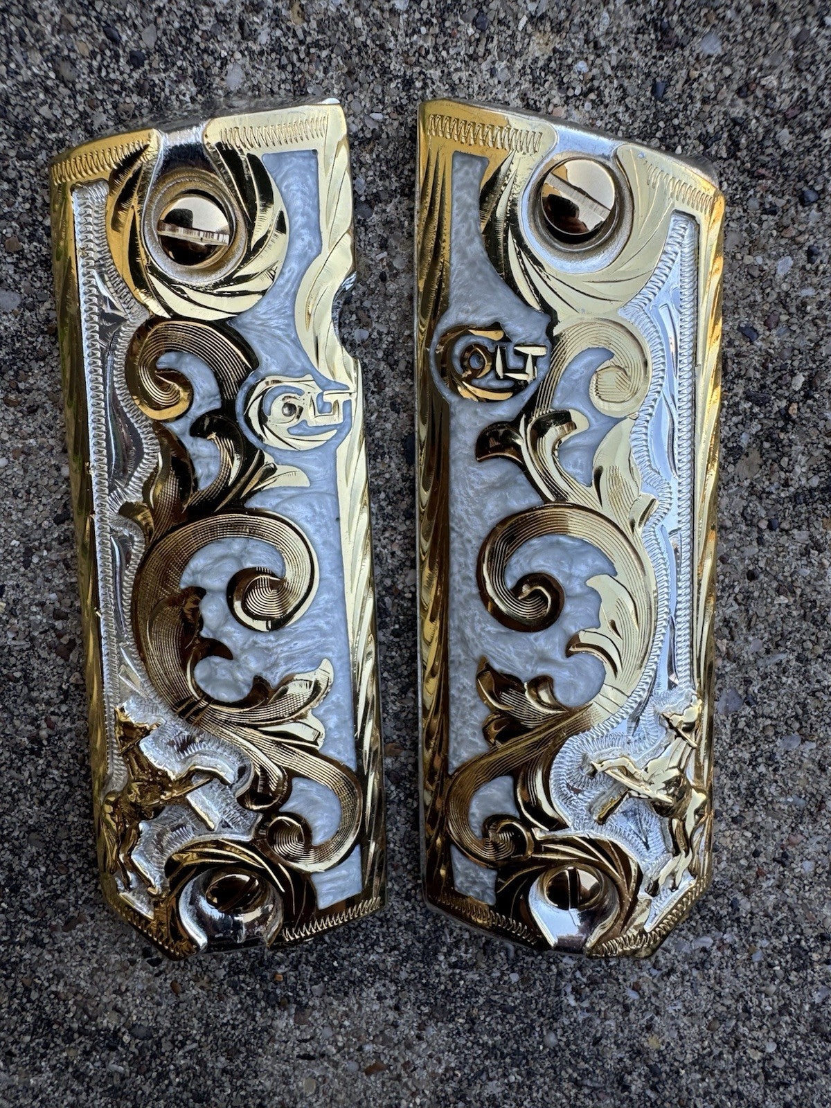 1911 45 38 Super Colt Horse Full Size Gold Gun Pistol Grip Cachas & 24K Screws