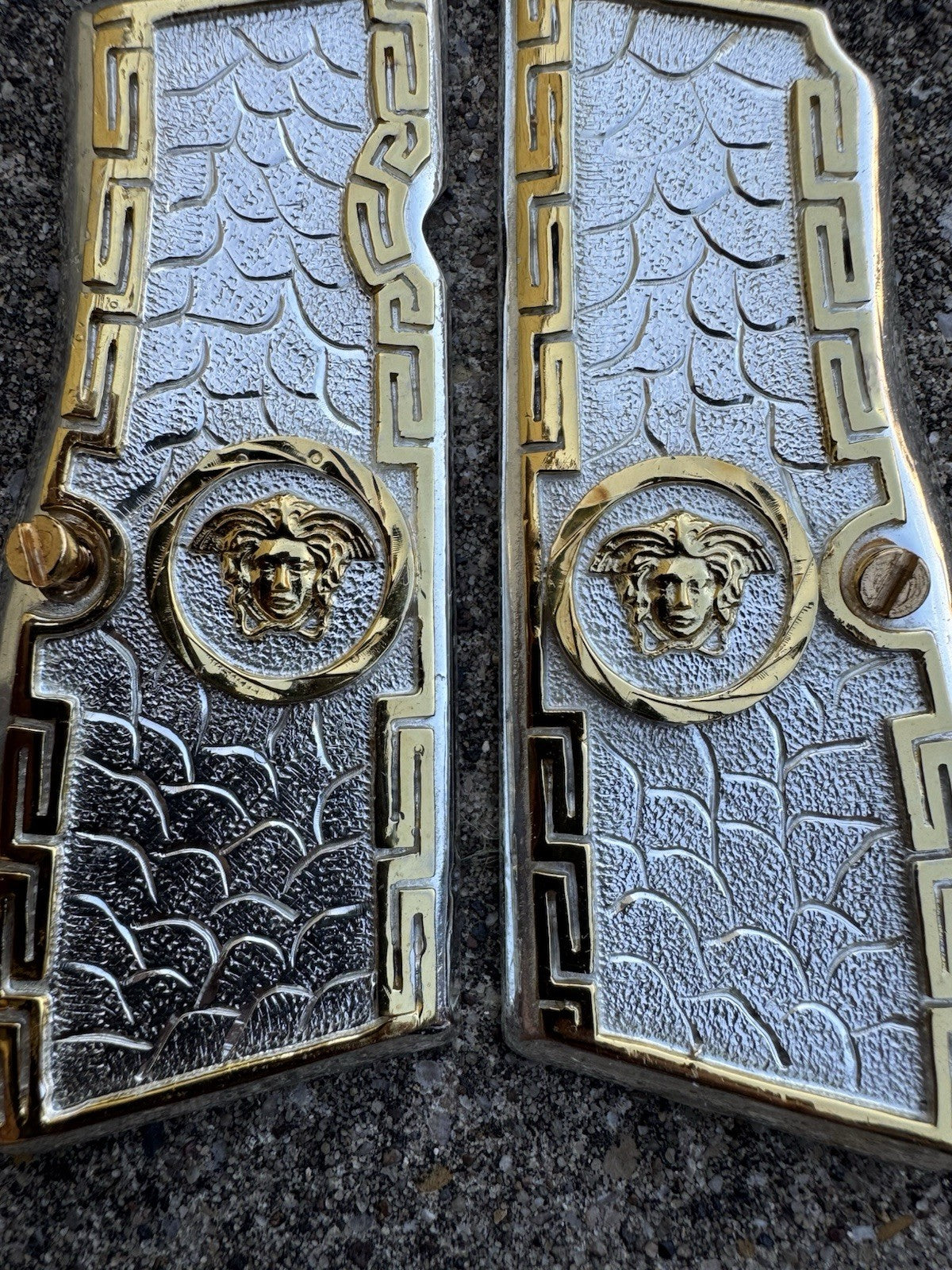 Browning Hi-Power 9mm Versace Gold Gun Pistol Grip Cachas & 2 24K Screws
