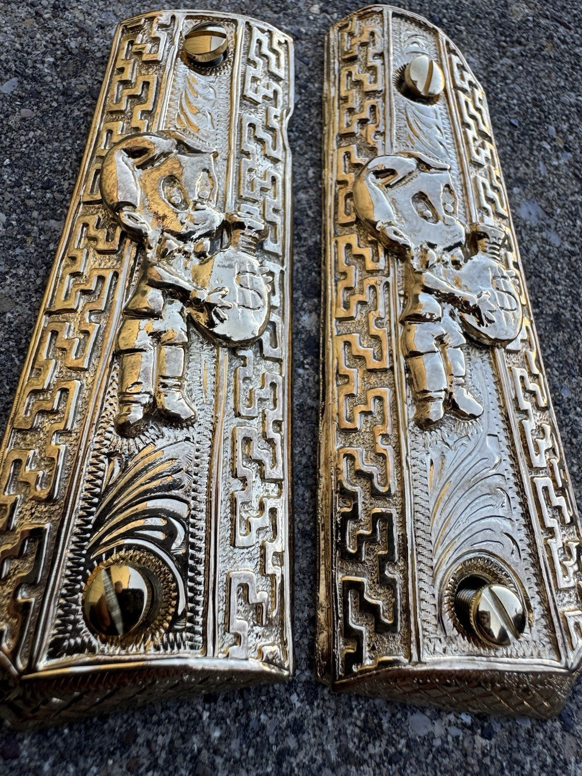 1911 45 38 Super Full Size Richie Rich Gold Gun Pistol Grip Cachas & 24K Screws