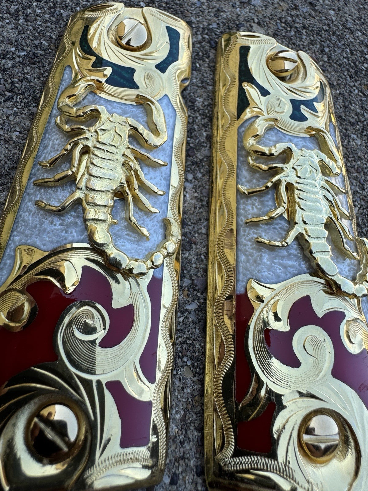 1911 45 38 Super Scorpion Full Size Gold Gun Pistol Grip Cachas & 24K Screws