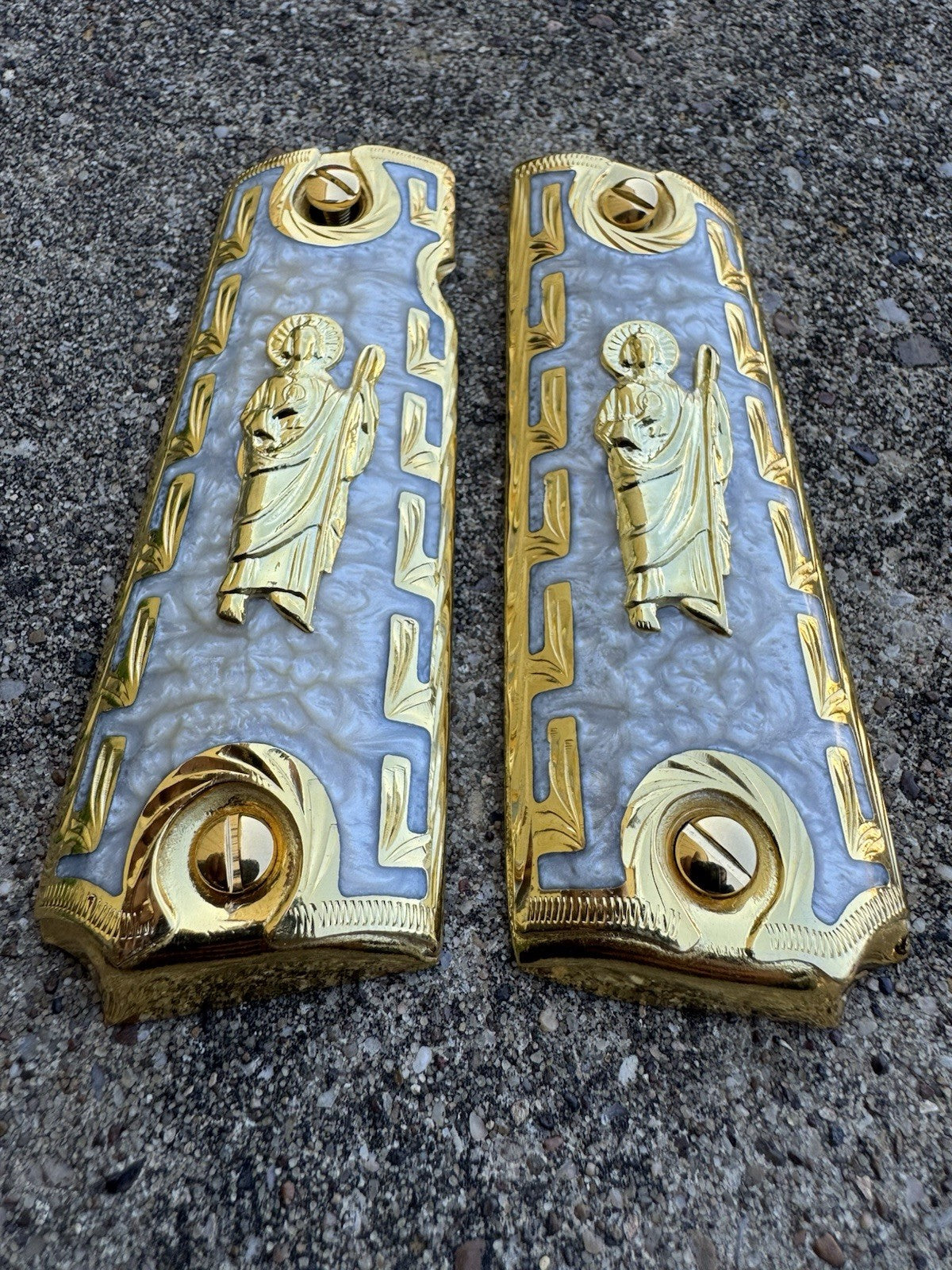 1911 45 38 Super San Judas Full Size Gold Gun Pistol Grip Cachas & 24K Screws
