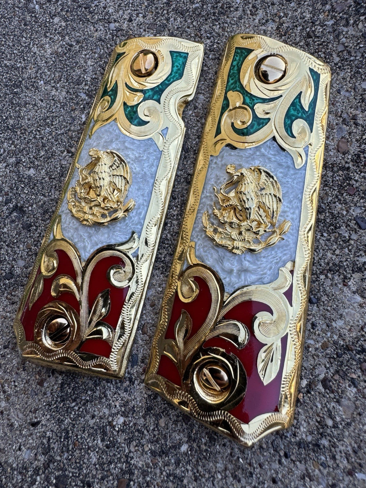 1911 45 38 Super Full Size Mexican Eagle Gold Gun Pistol Grip Cachas & 24K Screw