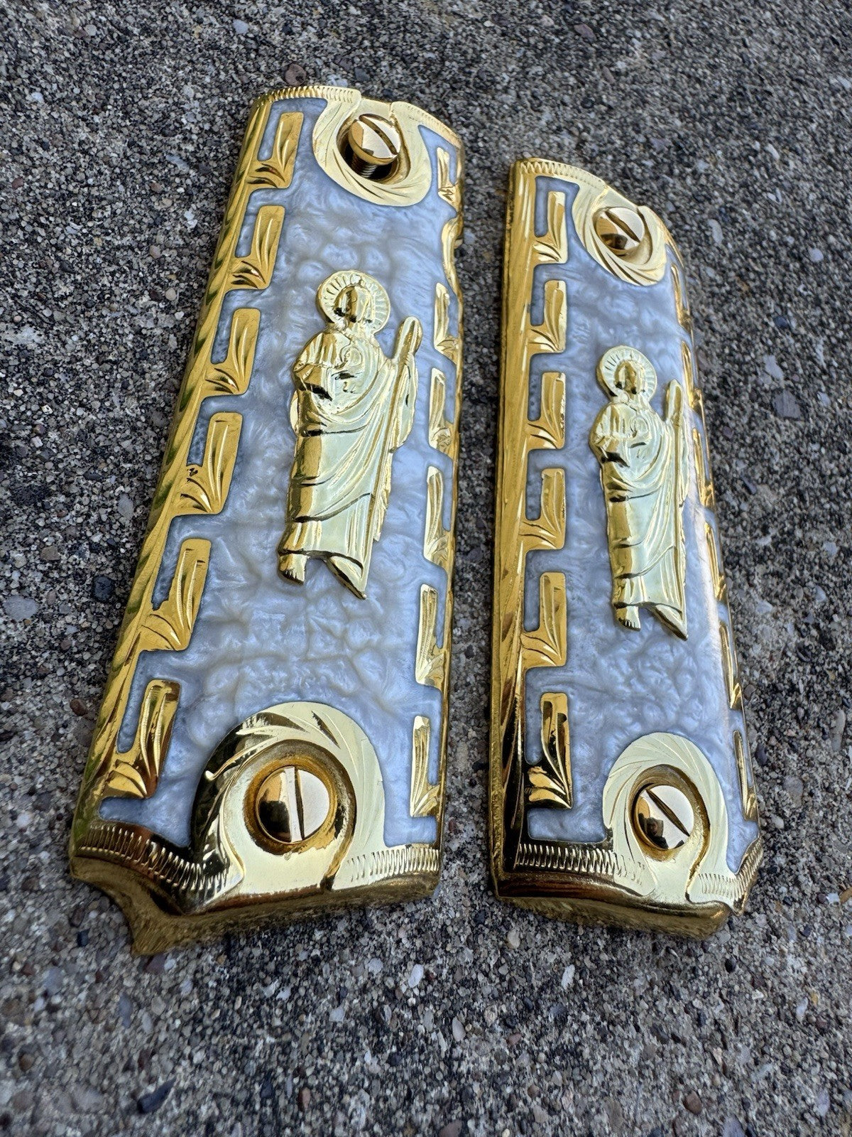 1911 45 38 Super San Judas Full Size Gold Gun Pistol Grip Cachas & 24K Screws