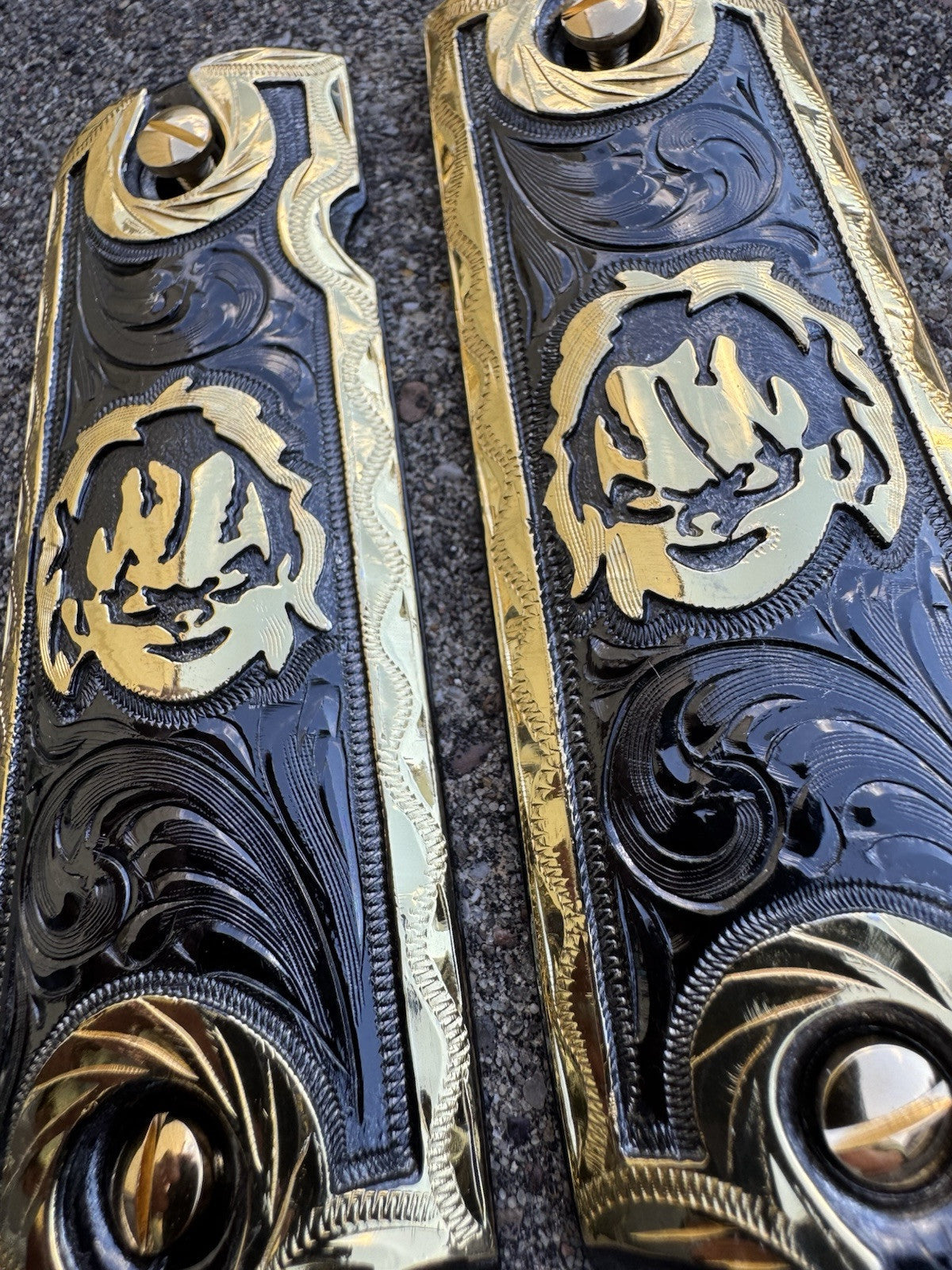 1911 45 38 Super Full Size Chucky Gold Gun Pistol Grip Cachas & 24K Screws