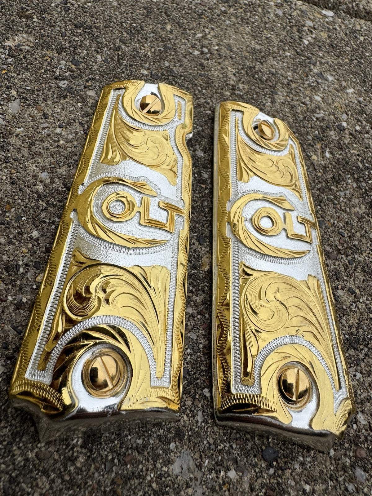 1911 45 38 Super Full Size Colt Gold Gun Pistol Grip Cachas Chapeado & 24K Screw