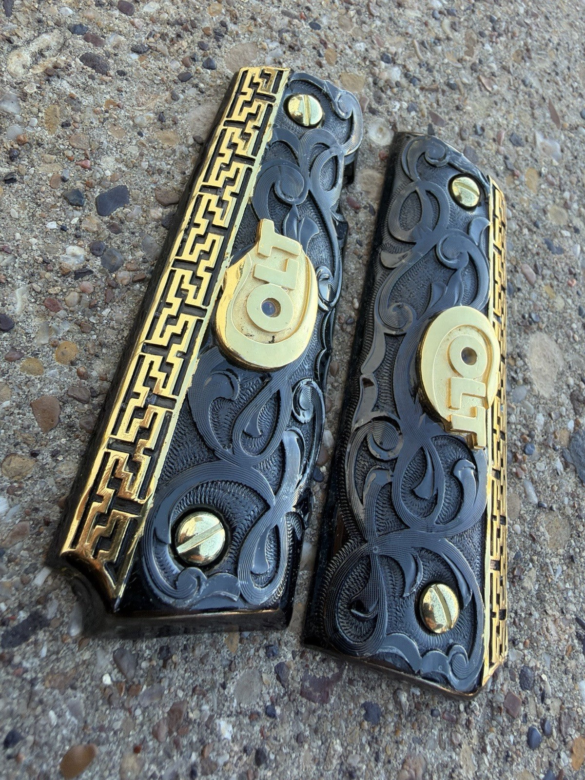 1911 45 38 Super Full Size COLT Gold Gun Pistol Grip Cachas Chapeado & 24K Screw