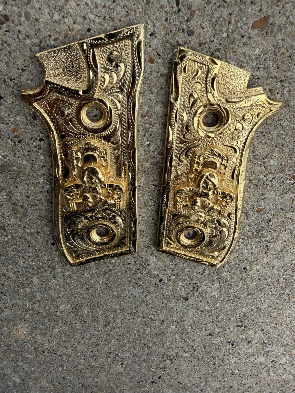 Taurus Pt92 Chucky Grips Cachas Gun Gold Plated