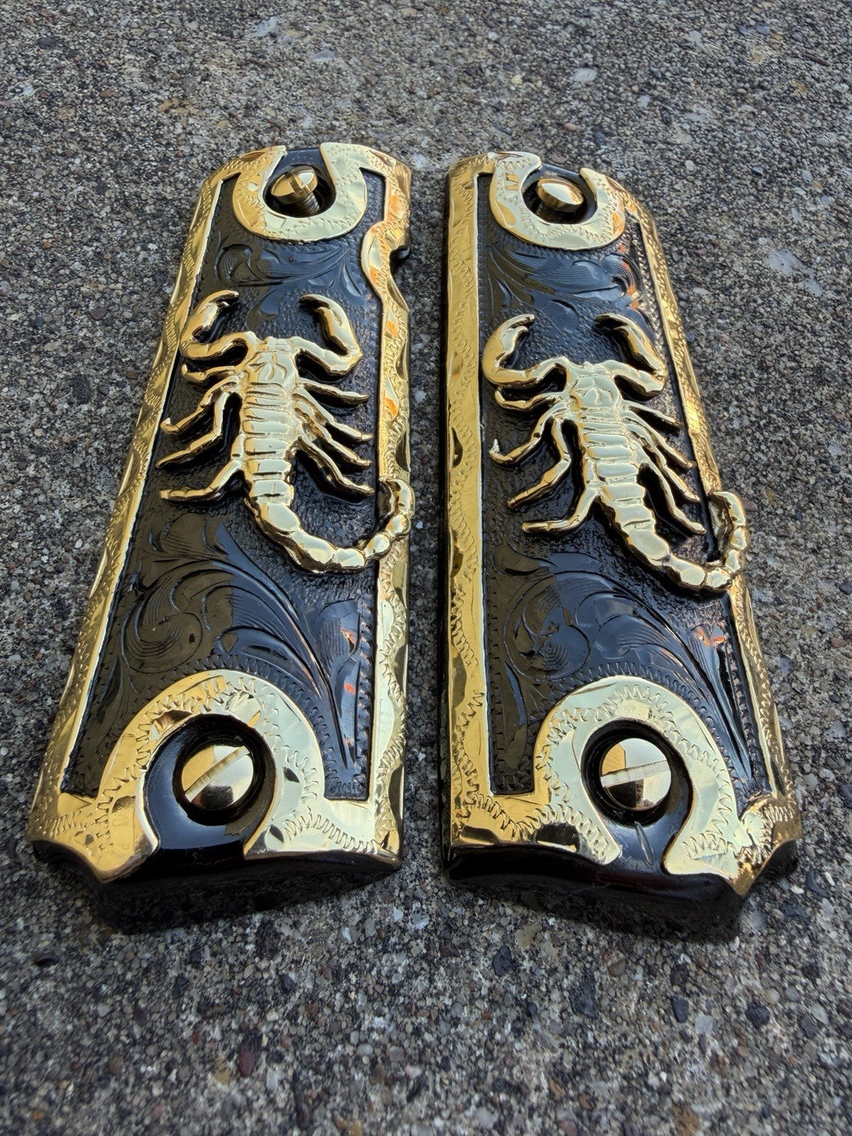1911 45 38 Super Full Size Scorpion Gold Gun Pistol Grip Cachas & 24K Screws
