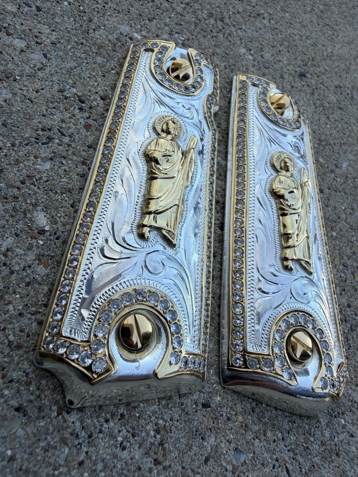1911 ZIRCONIA 45 38 SUPER SAN JUDAS GOLD GUN PISTOL GRIP CACHAS & 24K SCREWS